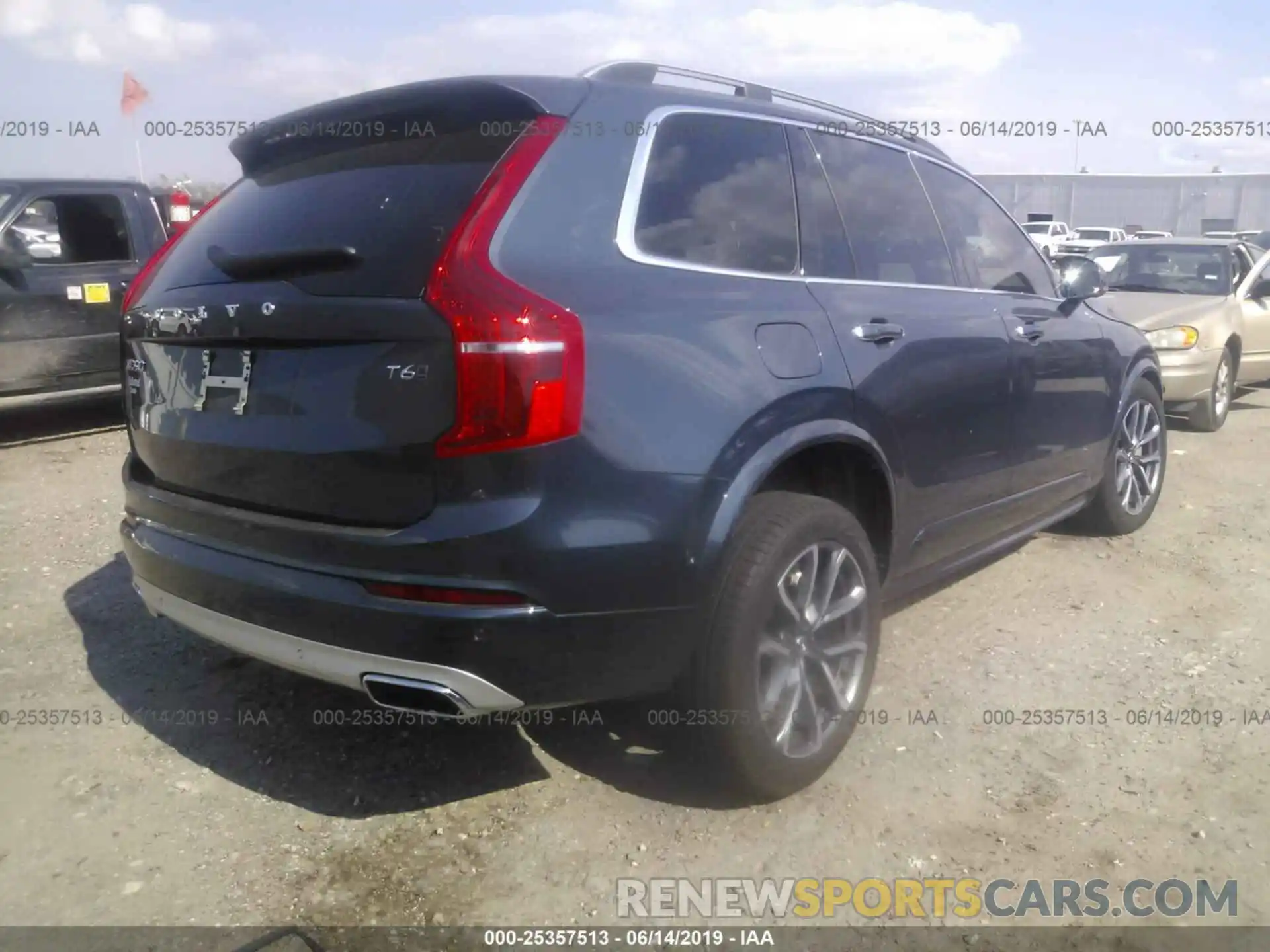 4 Photograph of a damaged car YV4A22PK0K1449917 VOLVO XC90 2019