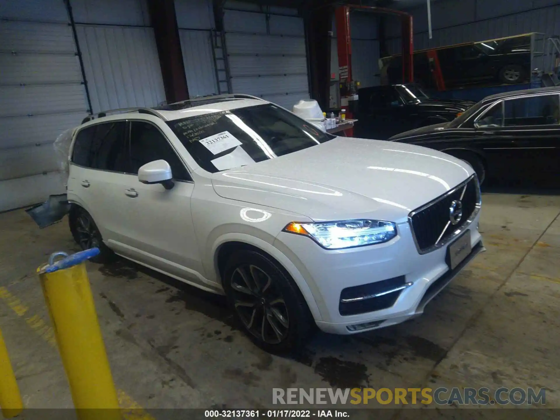 1 Photograph of a damaged car YV4A22PK3K1428639 VOLVO XC90 2019