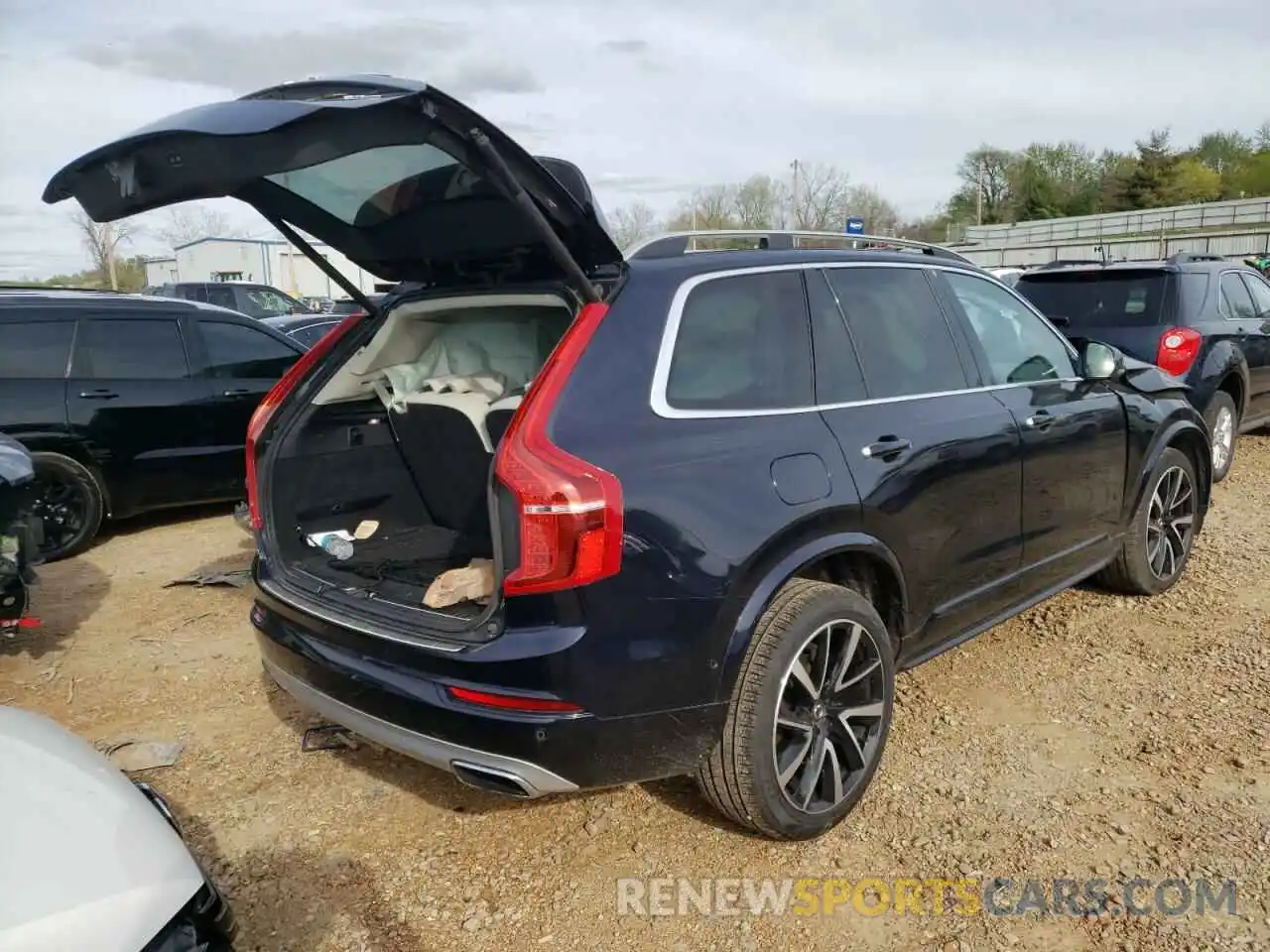 4 Photograph of a damaged car YV4A22PK4K1470284 VOLVO XC90 2019