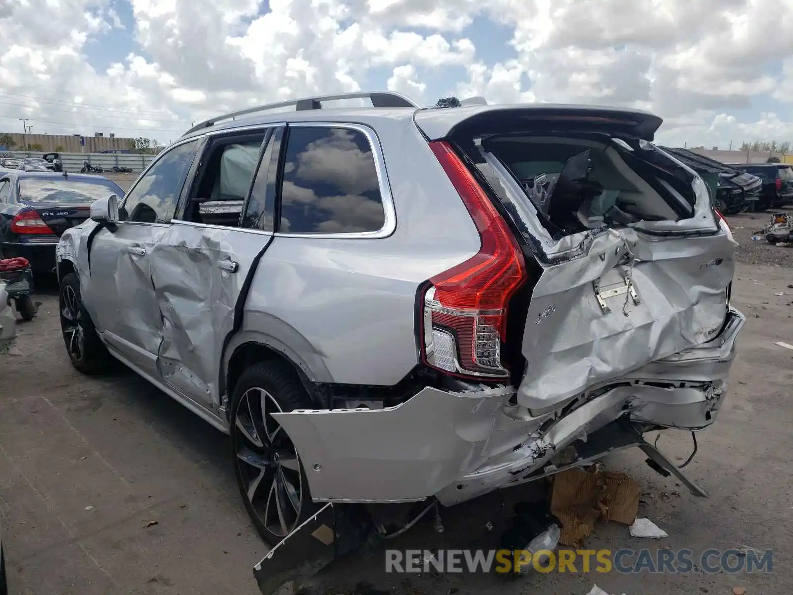 3 Photograph of a damaged car YV4A22PK8K1498993 VOLVO XC90 2019