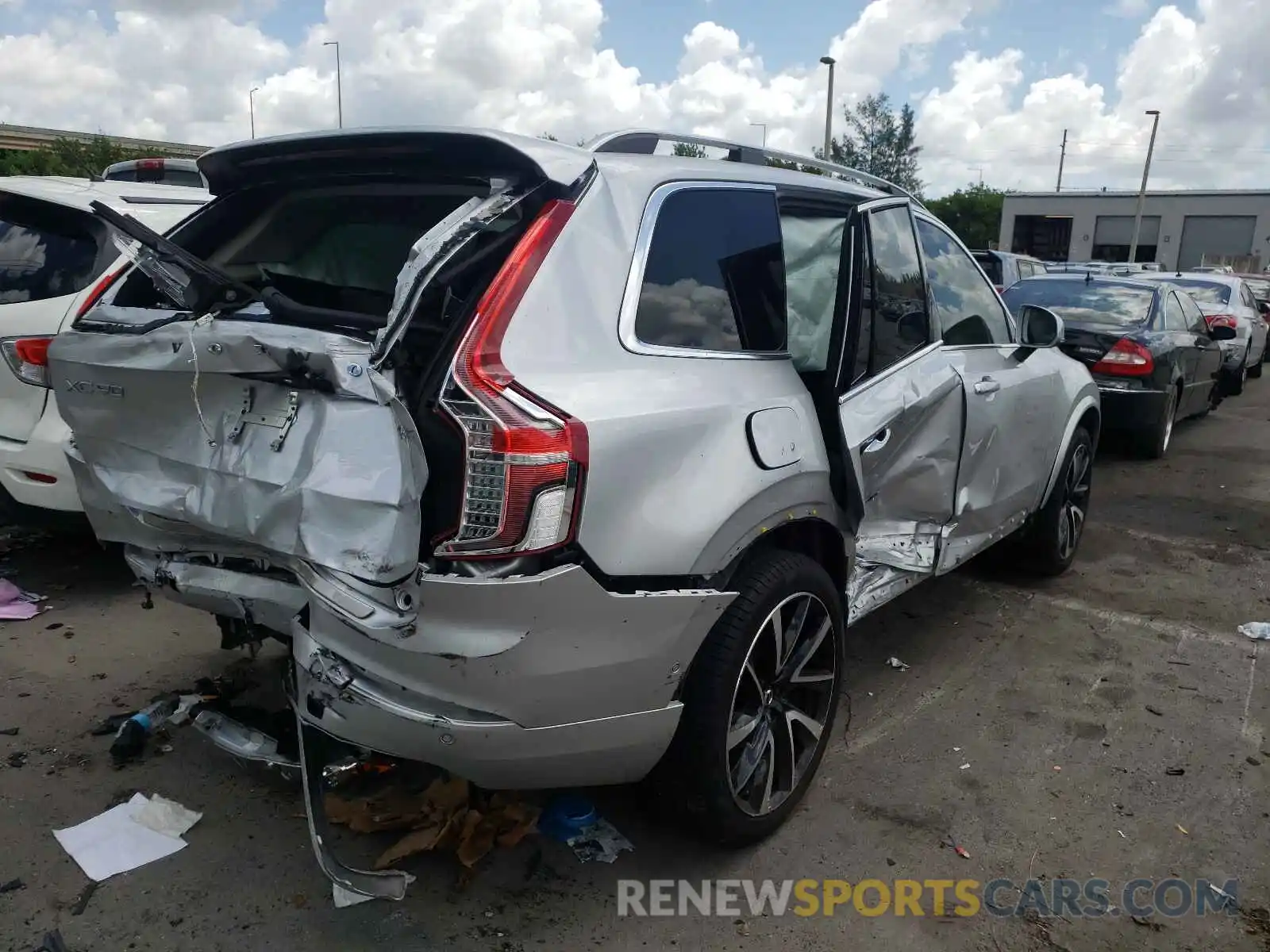 4 Photograph of a damaged car YV4A22PK8K1498993 VOLVO XC90 2019