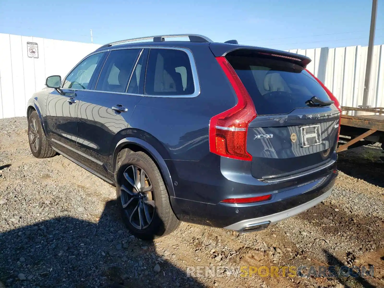 3 Фотография поврежденного автомобиля YV4A22PK9K1423266 VOLVO XC90 2019