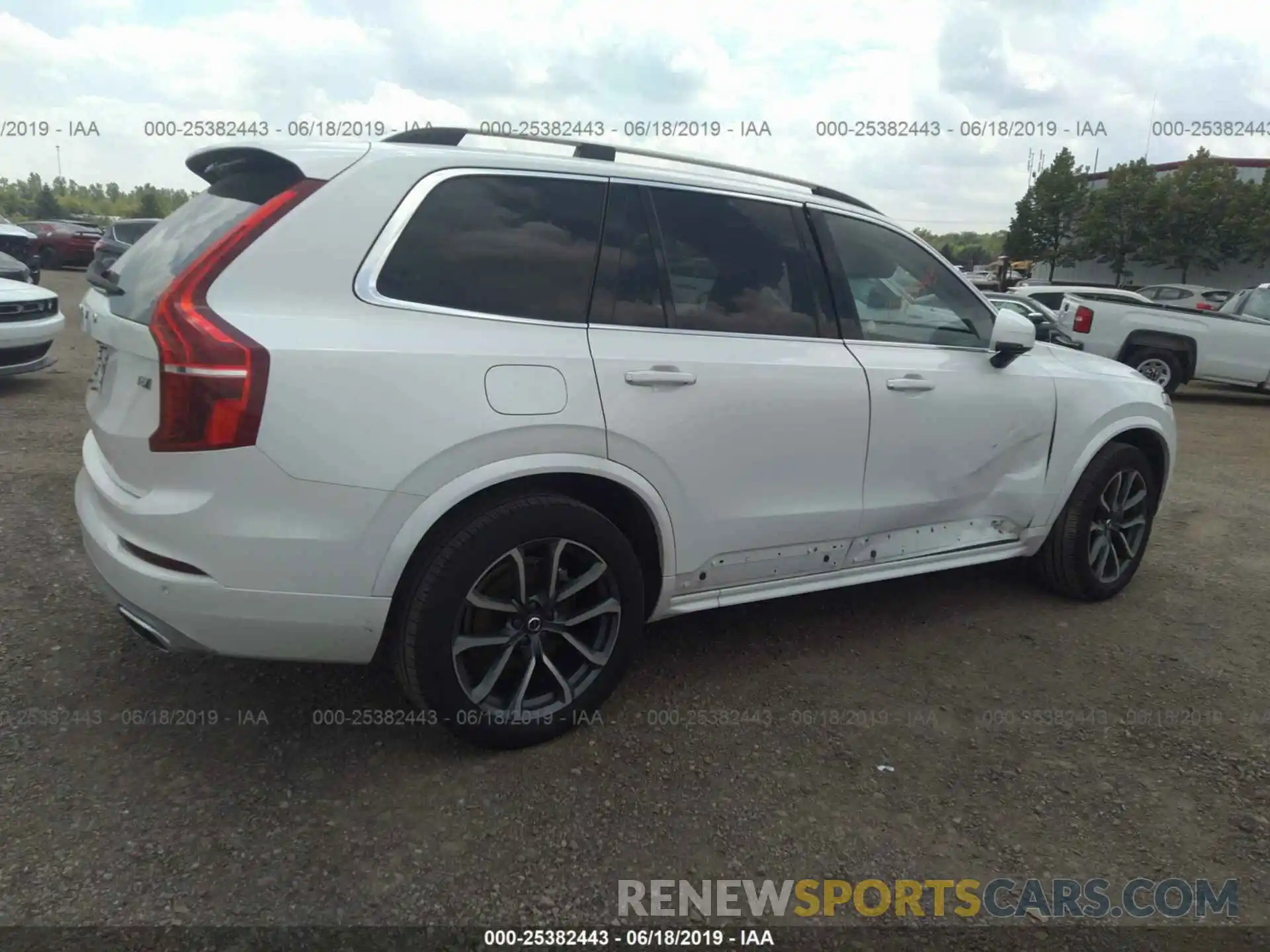 4 Photograph of a damaged car YV4A22PKXK1417413 VOLVO XC90 2019