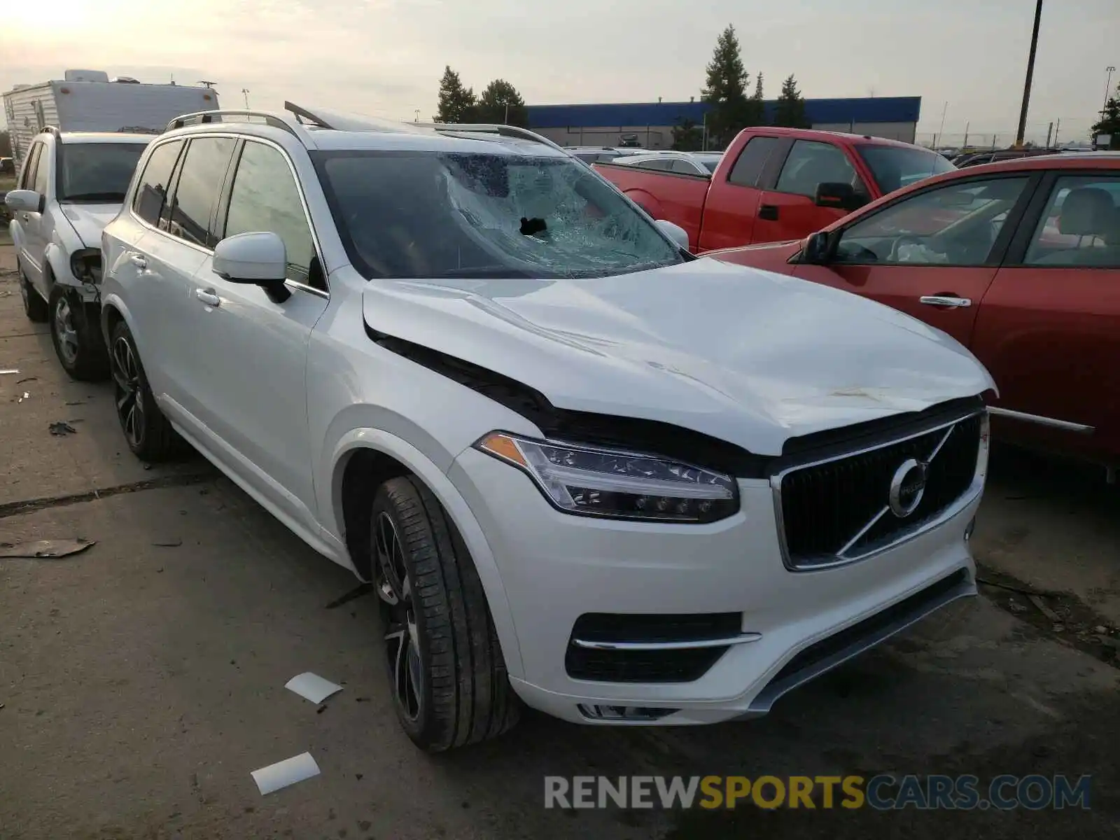 1 Фотография поврежденного автомобиля YV4A22PKXK1421509 VOLVO XC90 2019