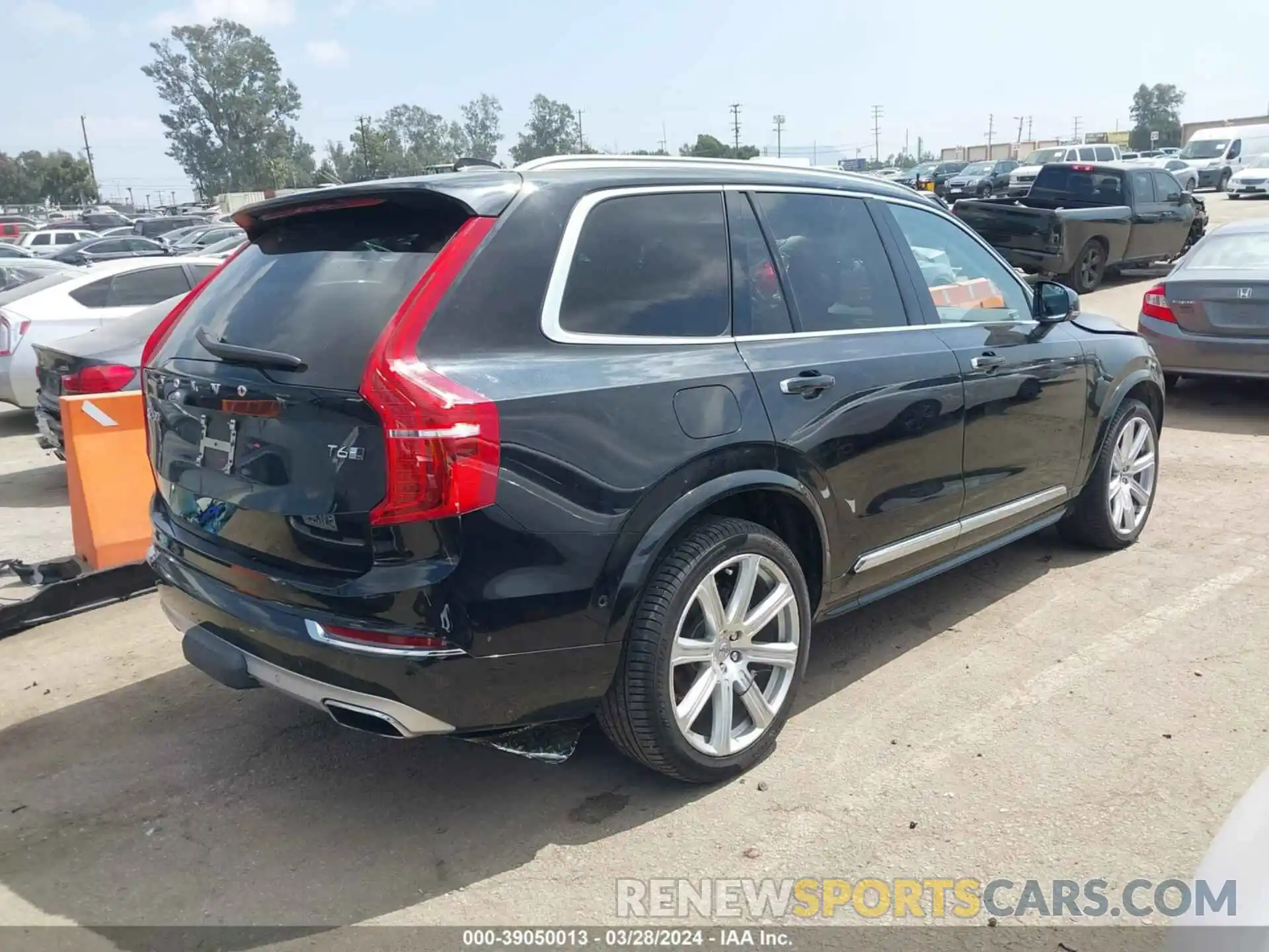 4 Фотография поврежденного автомобиля YV4A22PL1K1468484 VOLVO XC90 2019