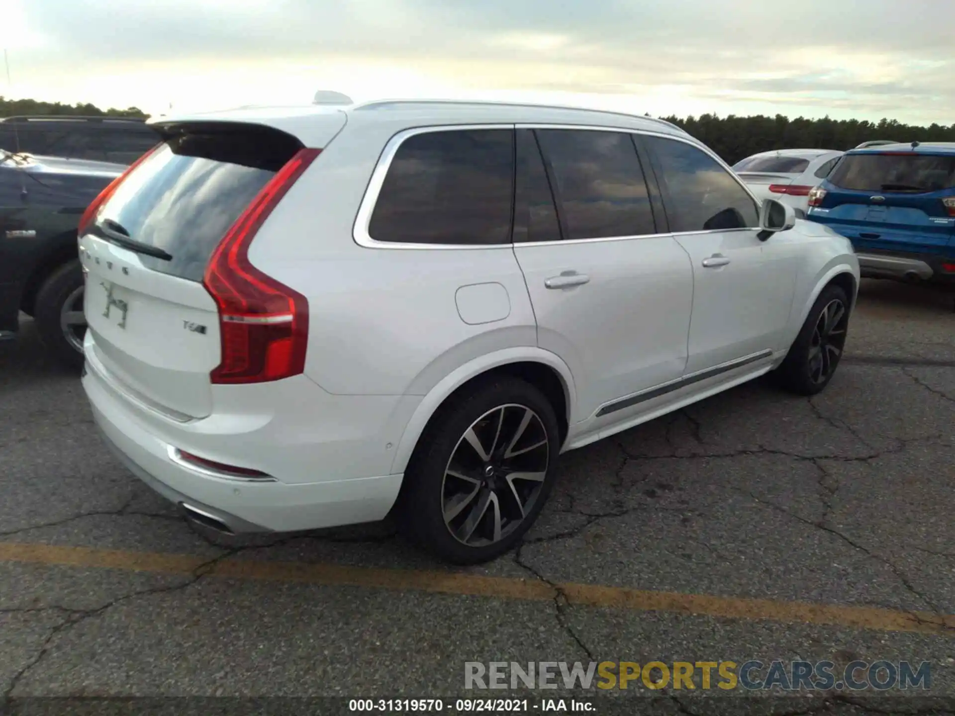 4 Photograph of a damaged car YV4A22PL2K1426373 VOLVO XC90 2019