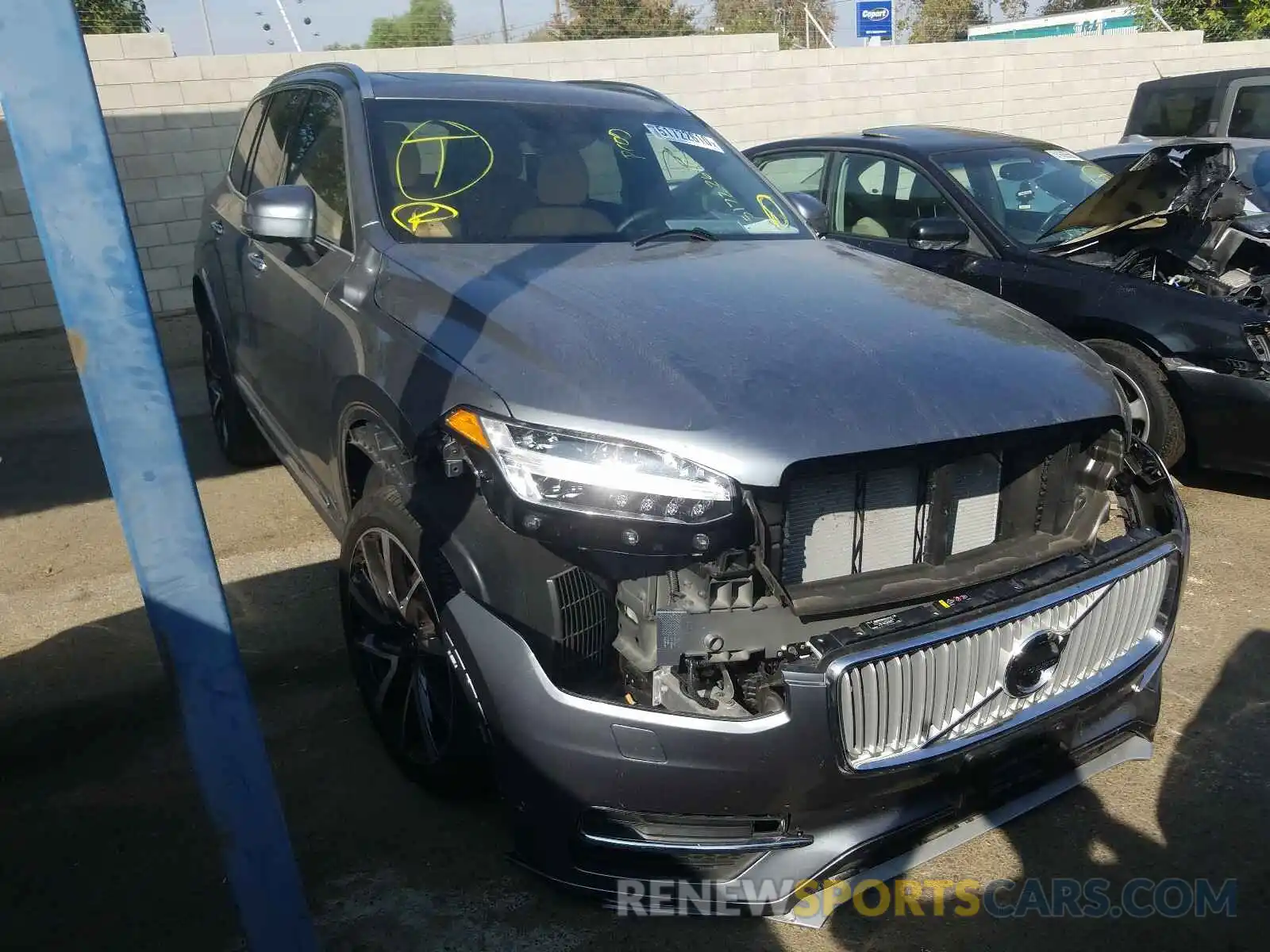 1 Photograph of a damaged car YV4A22PL2K1451841 VOLVO XC90 2019