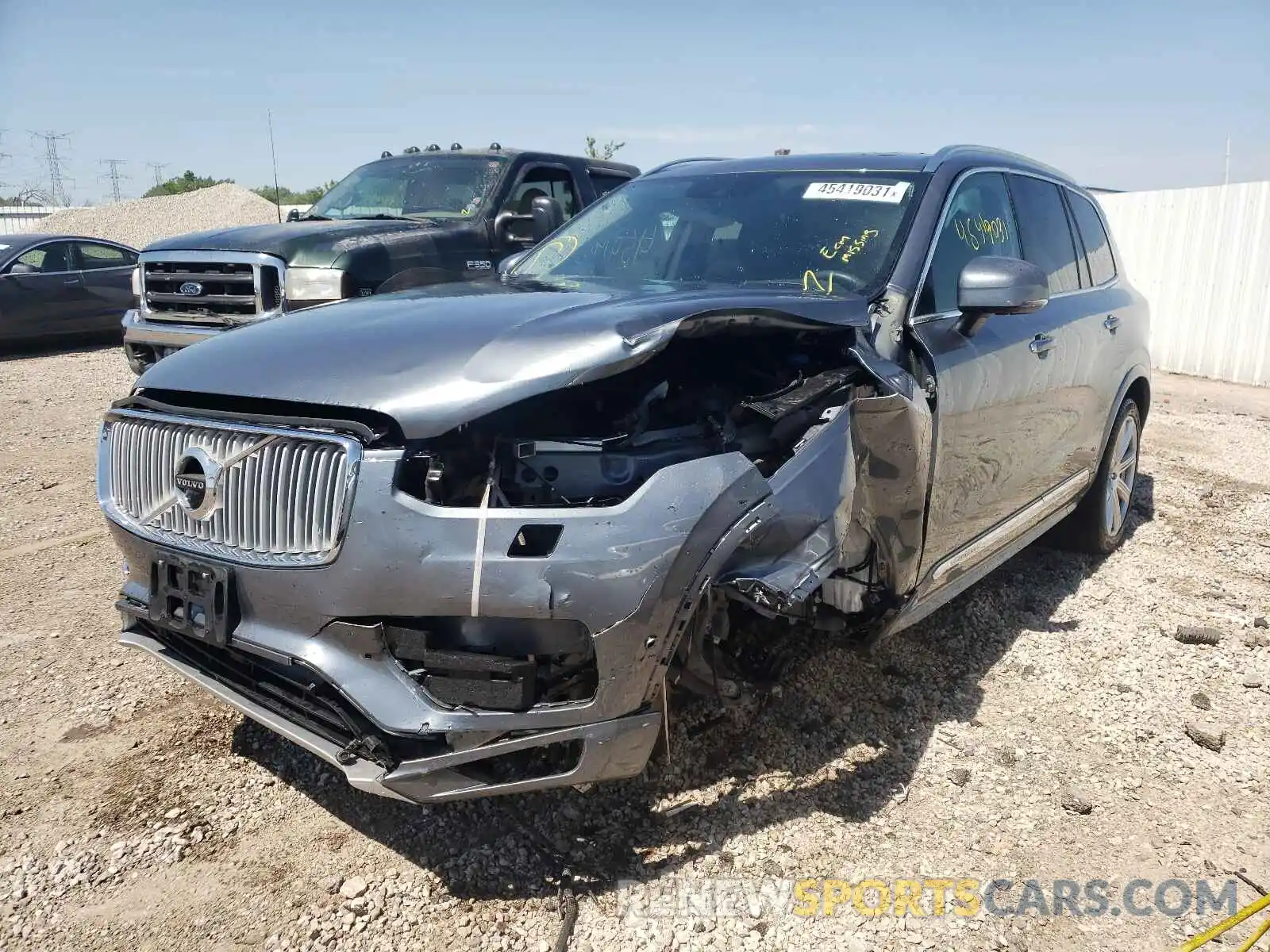 2 Фотография поврежденного автомобиля YV4A22PL2K1466890 VOLVO XC90 2019