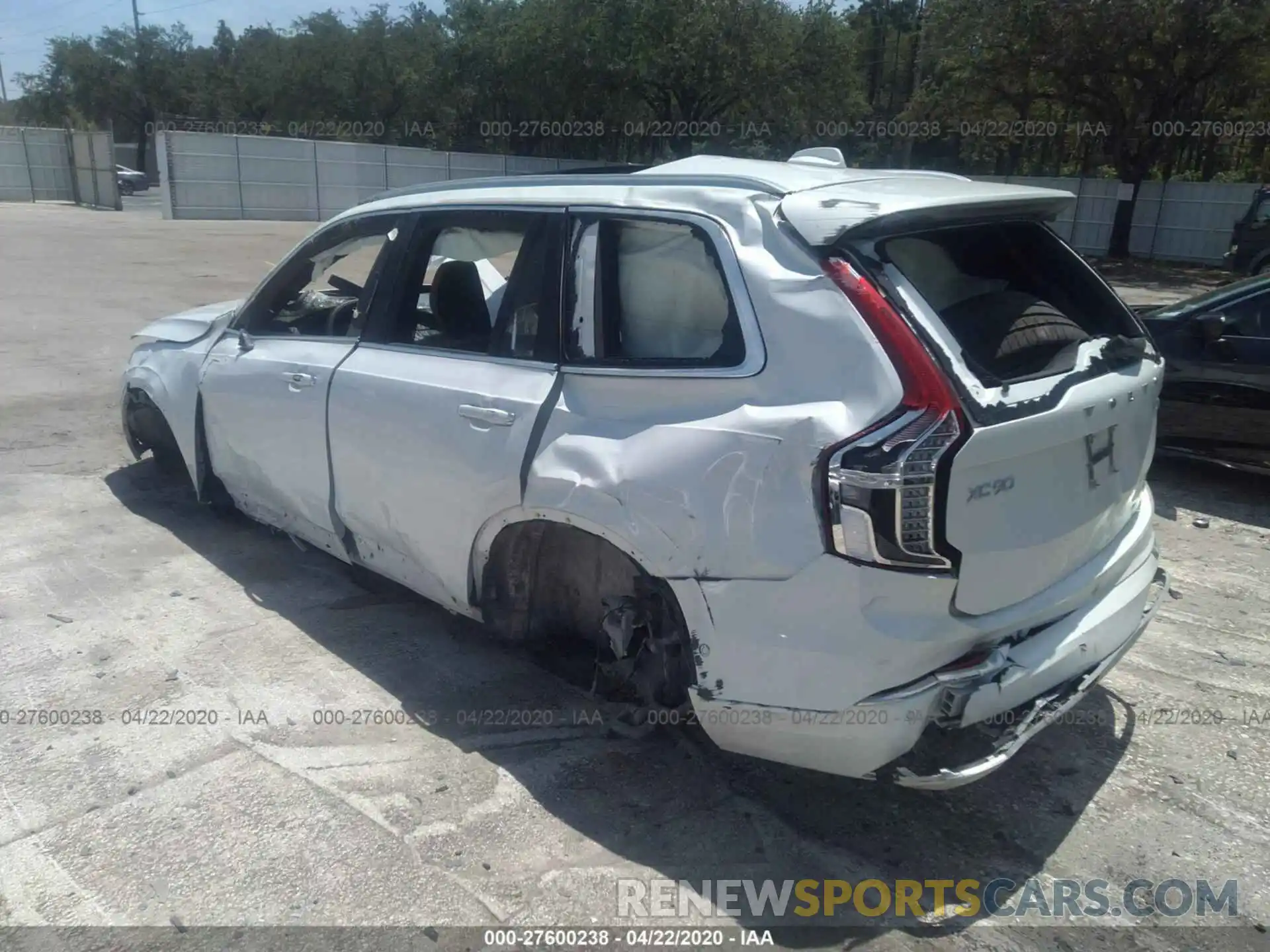 3 Photograph of a damaged car YV4A22PL4K1422776 VOLVO XC90 2019