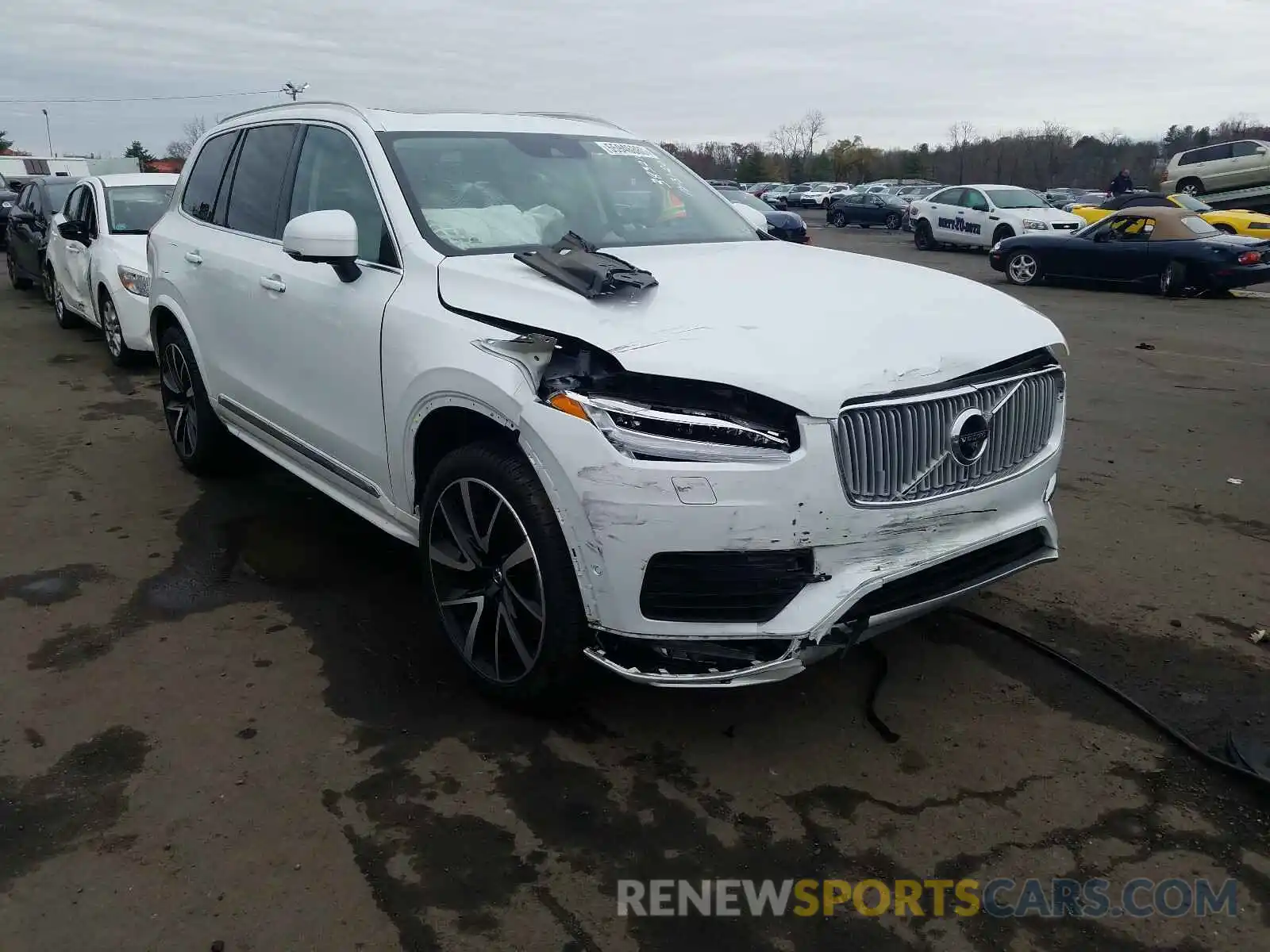 1 Фотография поврежденного автомобиля YV4A22PL6K1431950 VOLVO XC90 2019