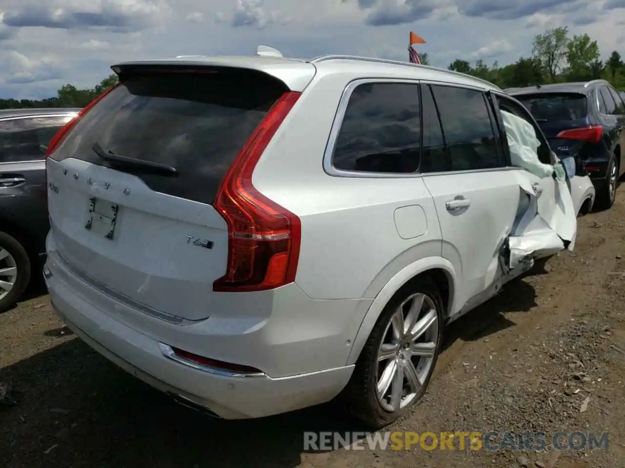 4 Photograph of a damaged car YV4A22PL7K1468425 VOLVO XC90 2019