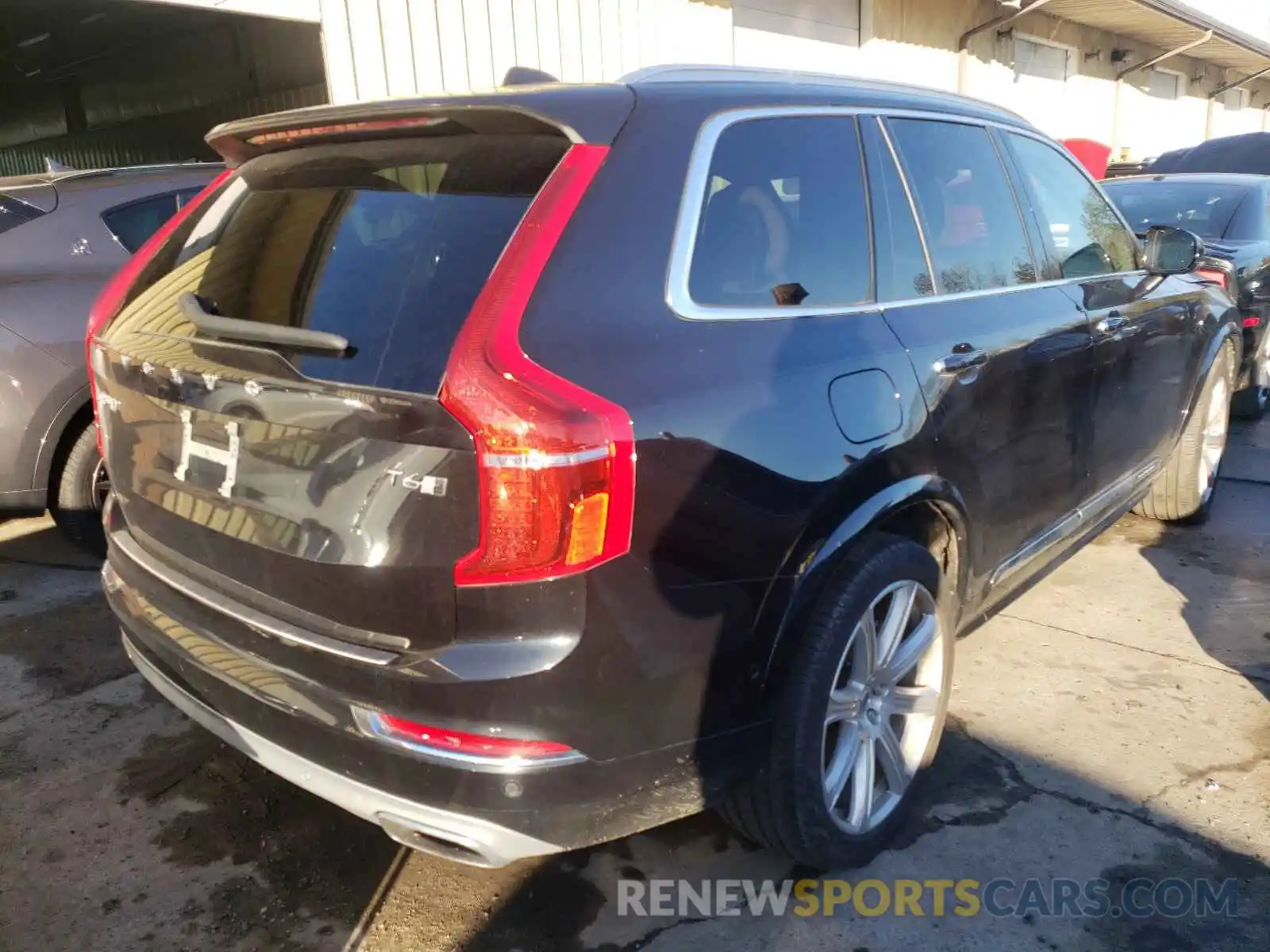 4 Photograph of a damaged car YV4A22PL8K1438611 VOLVO XC90 2019