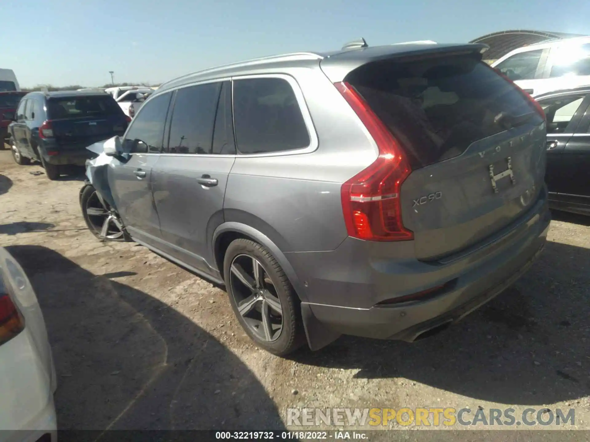 3 Фотография поврежденного автомобиля YV4A22PM5K1439496 VOLVO XC90 2019