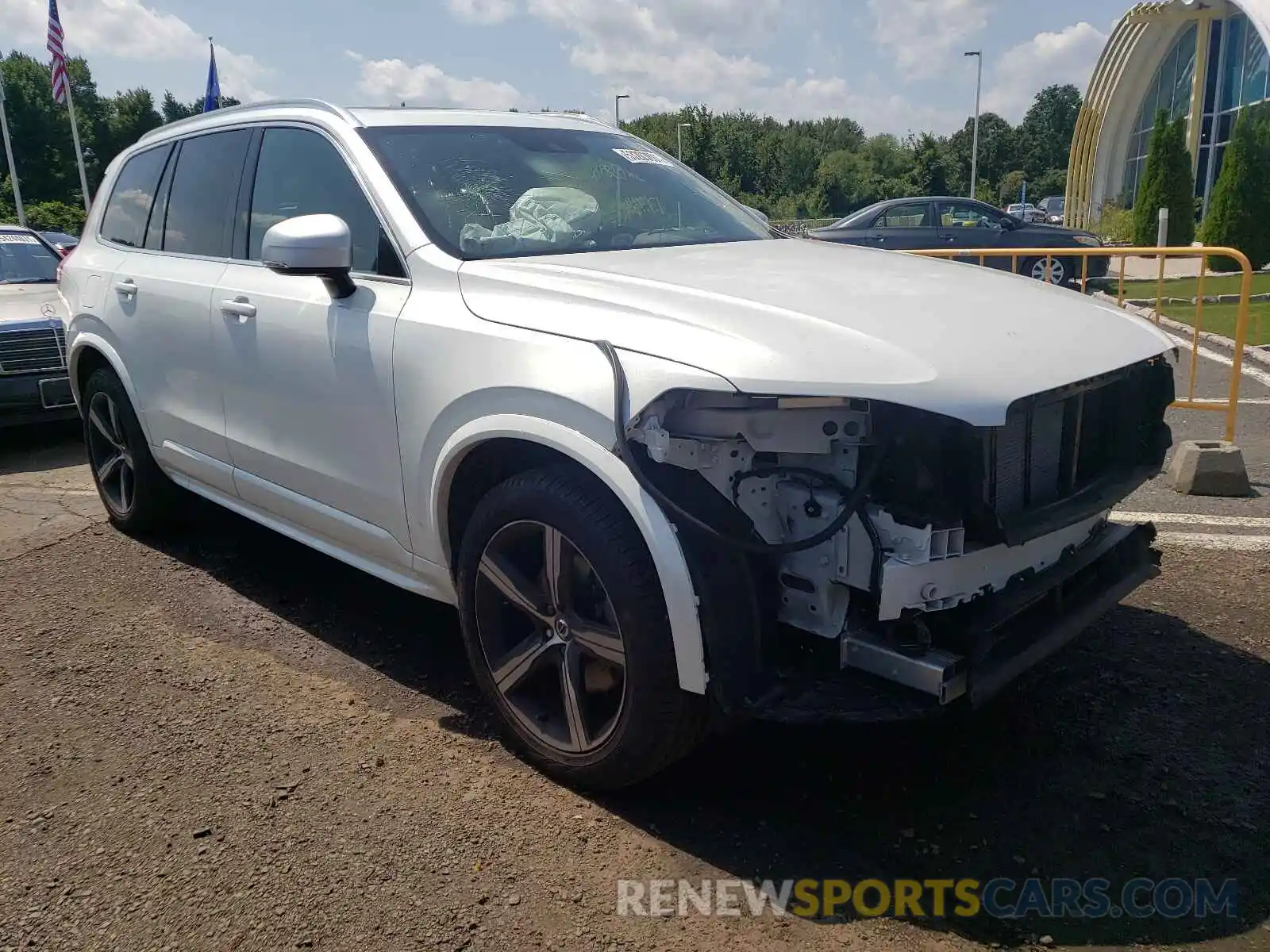 1 Фотография поврежденного автомобиля YV4A22PM6K1499531 VOLVO XC90 2019