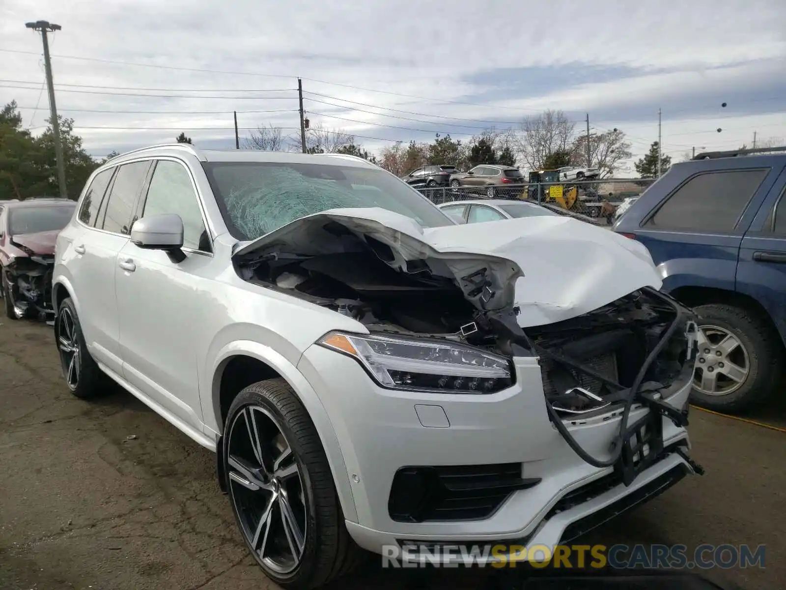 1 Photograph of a damaged car YV4A22PMXK1456925 VOLVO XC90 2019