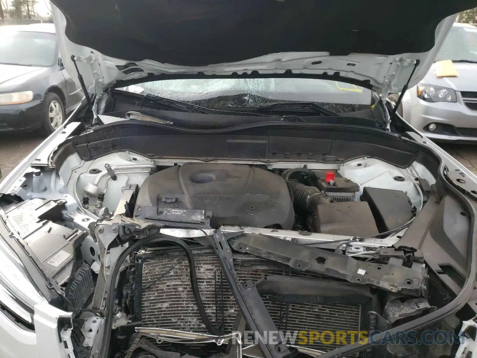 7 Фотография поврежденного автомобиля YV4A22PMXK1456925 VOLVO XC90 2019