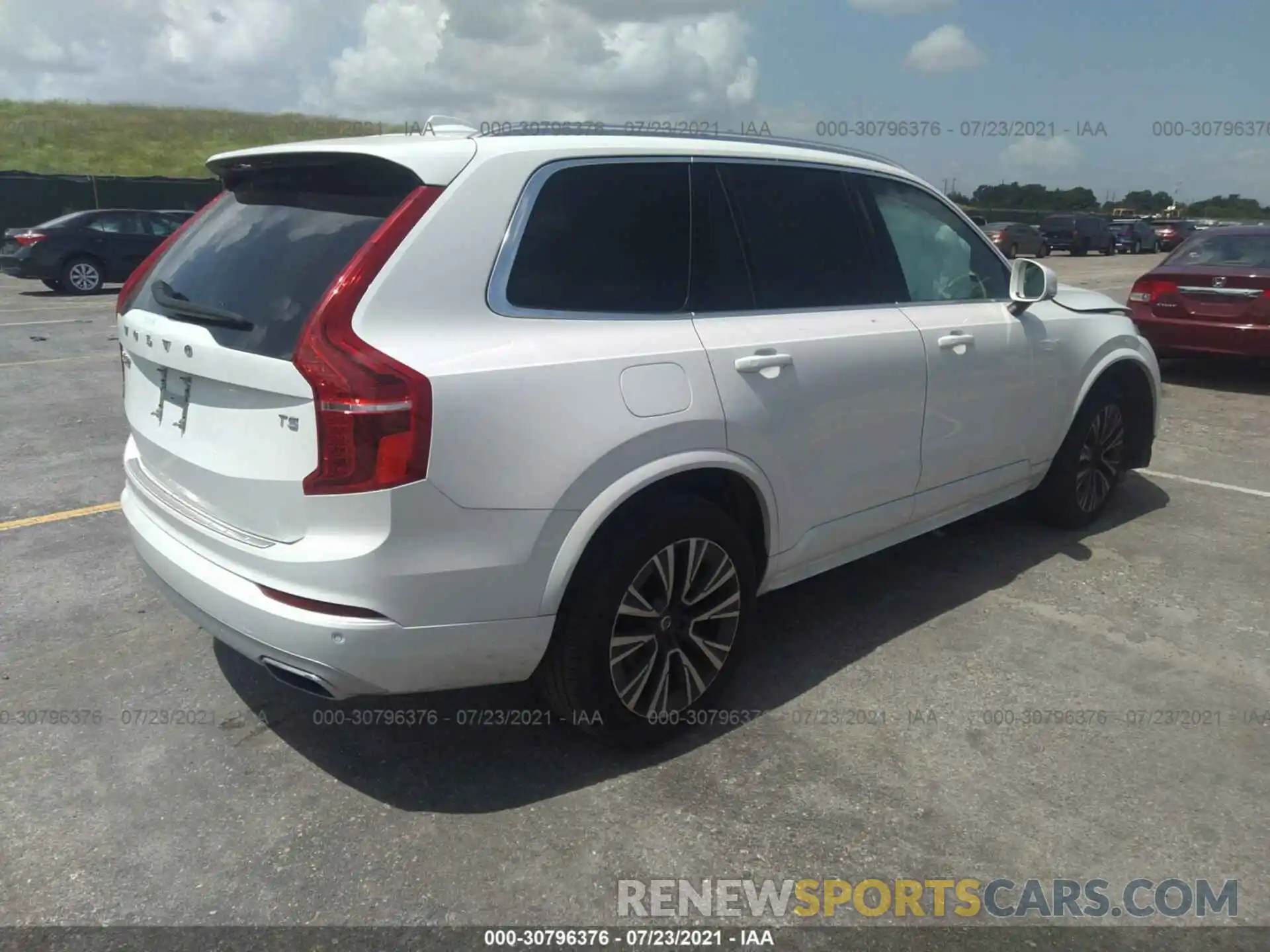 4 Photograph of a damaged car YV4102CK0L1598261 VOLVO XC90 2020