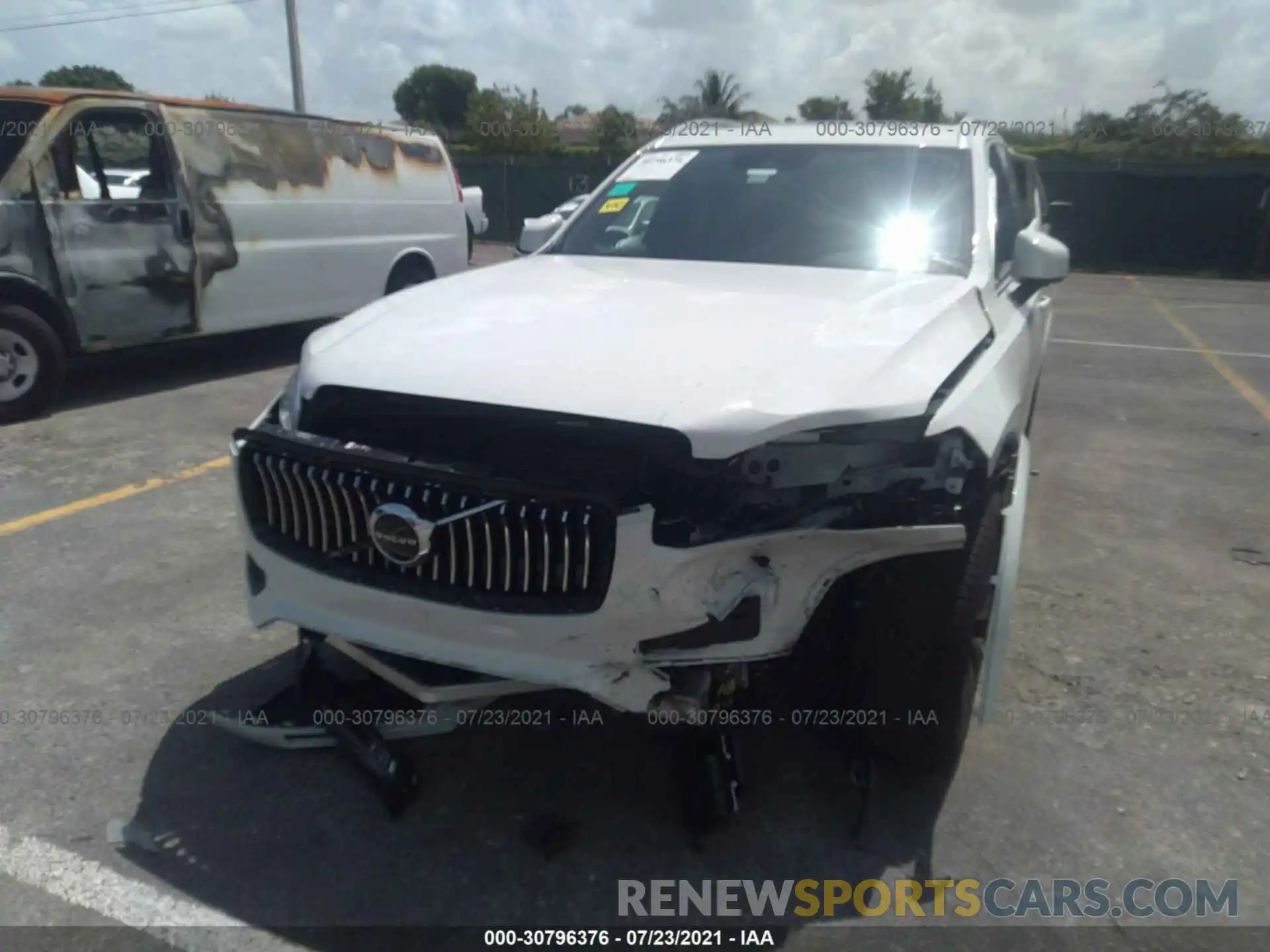 6 Photograph of a damaged car YV4102CK0L1598261 VOLVO XC90 2020