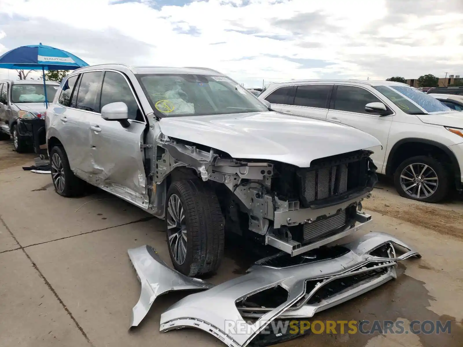 1 Photograph of a damaged car YV4102CK0L1617620 VOLVO XC90 2020