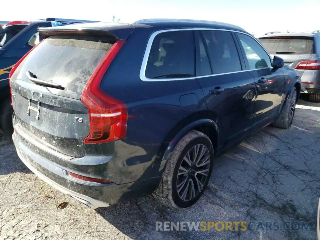 4 Photograph of a damaged car YV4102CK2L1594311 VOLVO XC90 2020