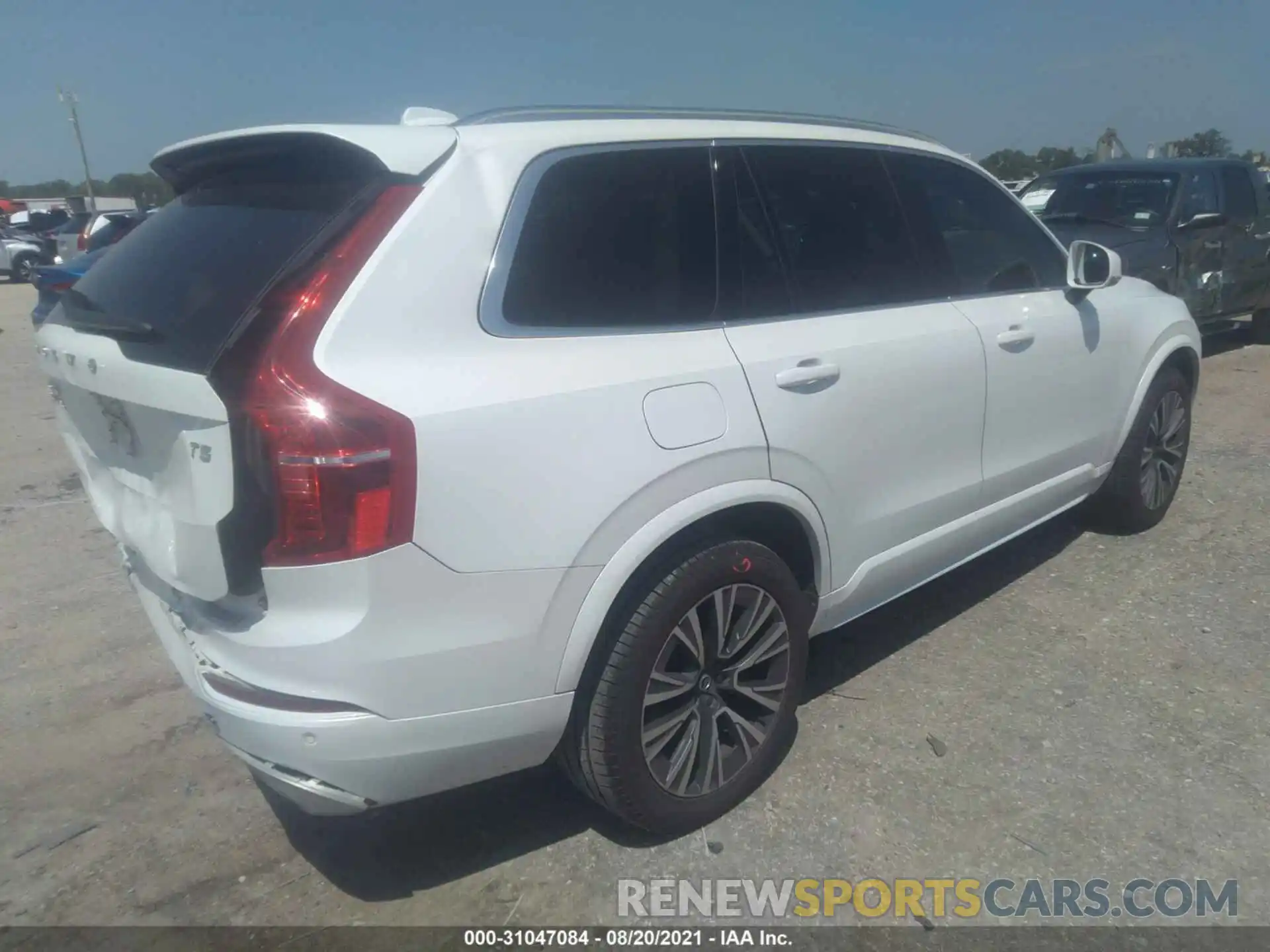 4 Photograph of a damaged car YV4102CK2L1595572 VOLVO XC90 2020