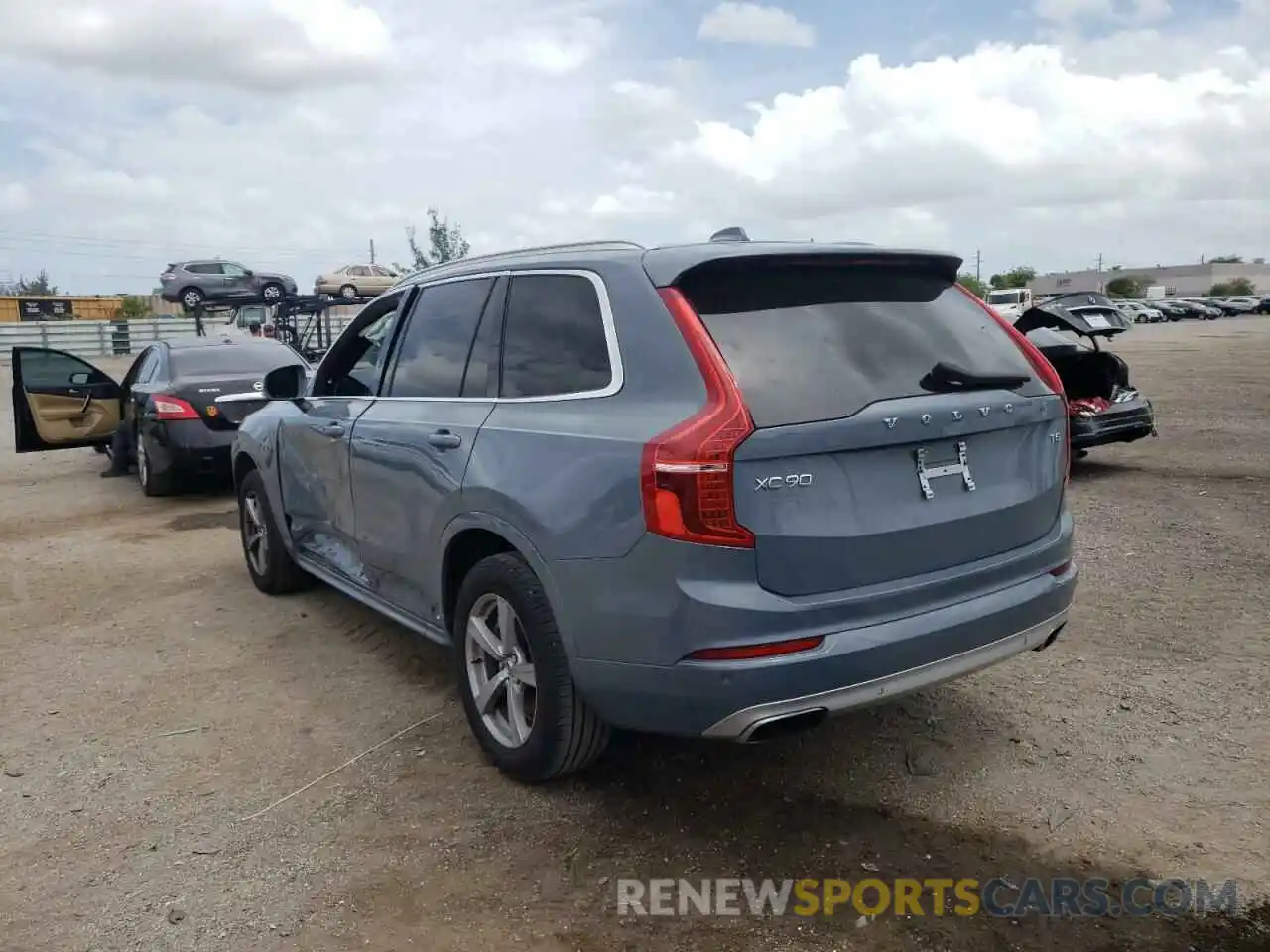 3 Photograph of a damaged car YV4102CK5L1538668 VOLVO XC90 2020