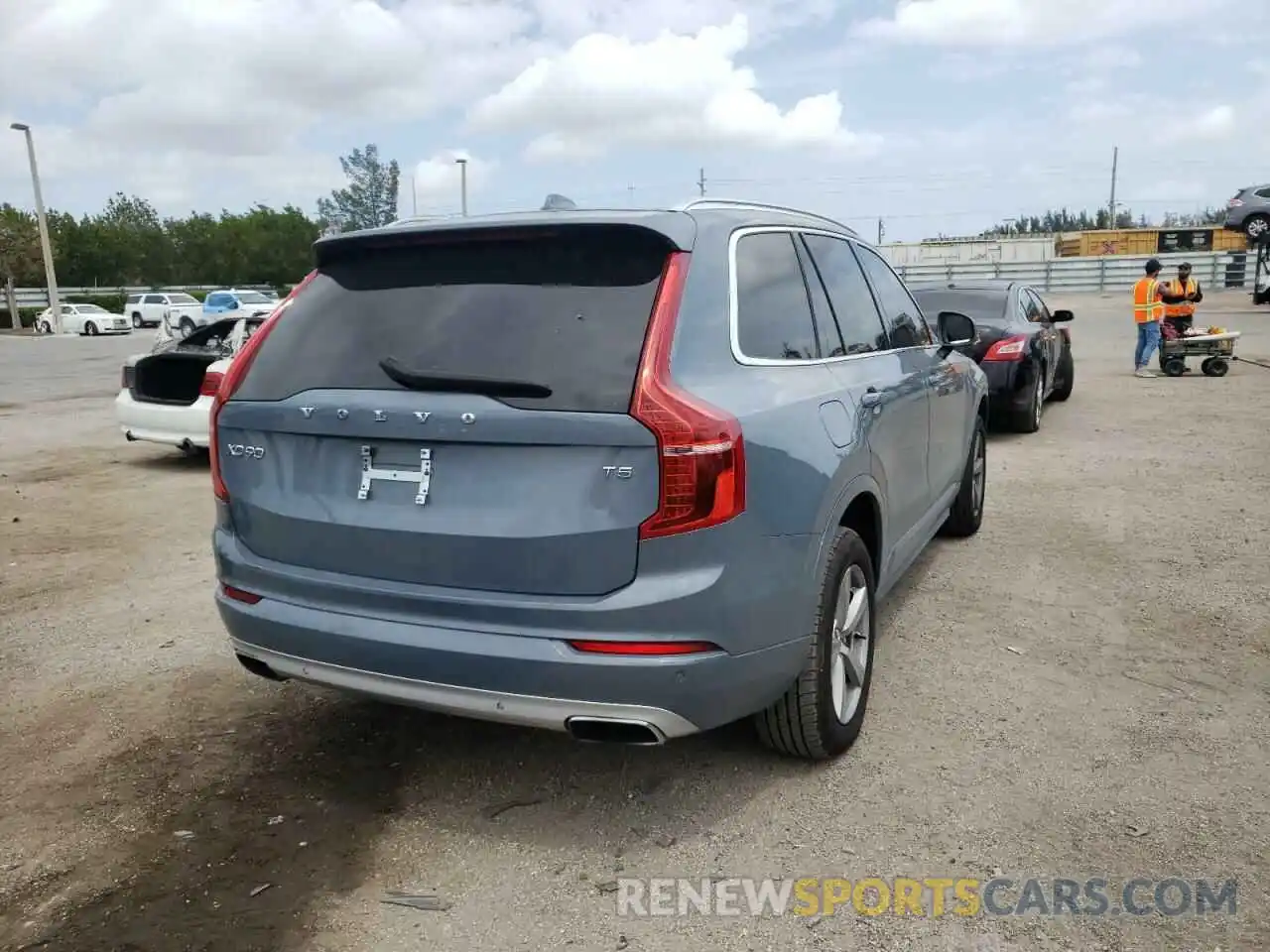 4 Photograph of a damaged car YV4102CK5L1538668 VOLVO XC90 2020