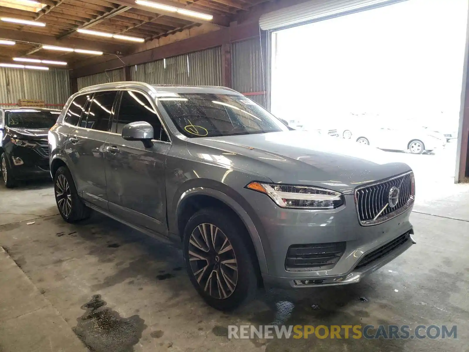 1 Photograph of a damaged car YV4102CK6L1553082 VOLVO XC90 2020