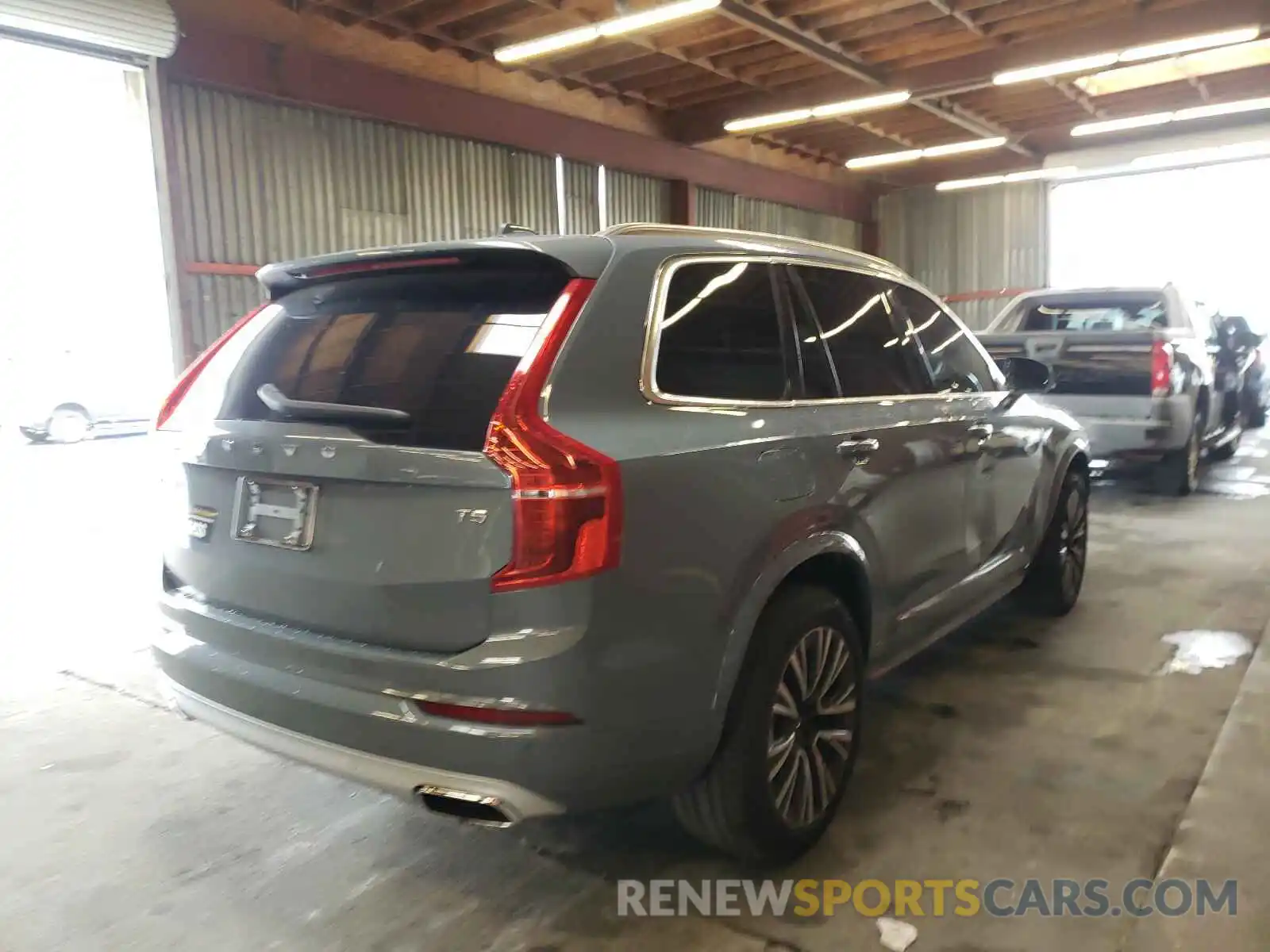 4 Photograph of a damaged car YV4102CK6L1553082 VOLVO XC90 2020