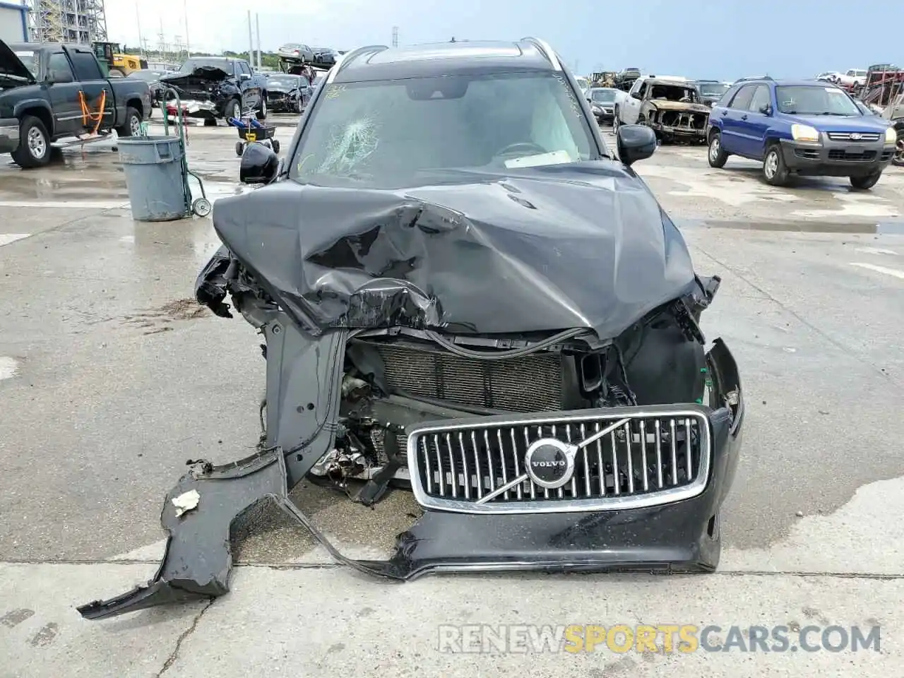 9 Photograph of a damaged car YV4102CK6L1563434 VOLVO XC90 2020