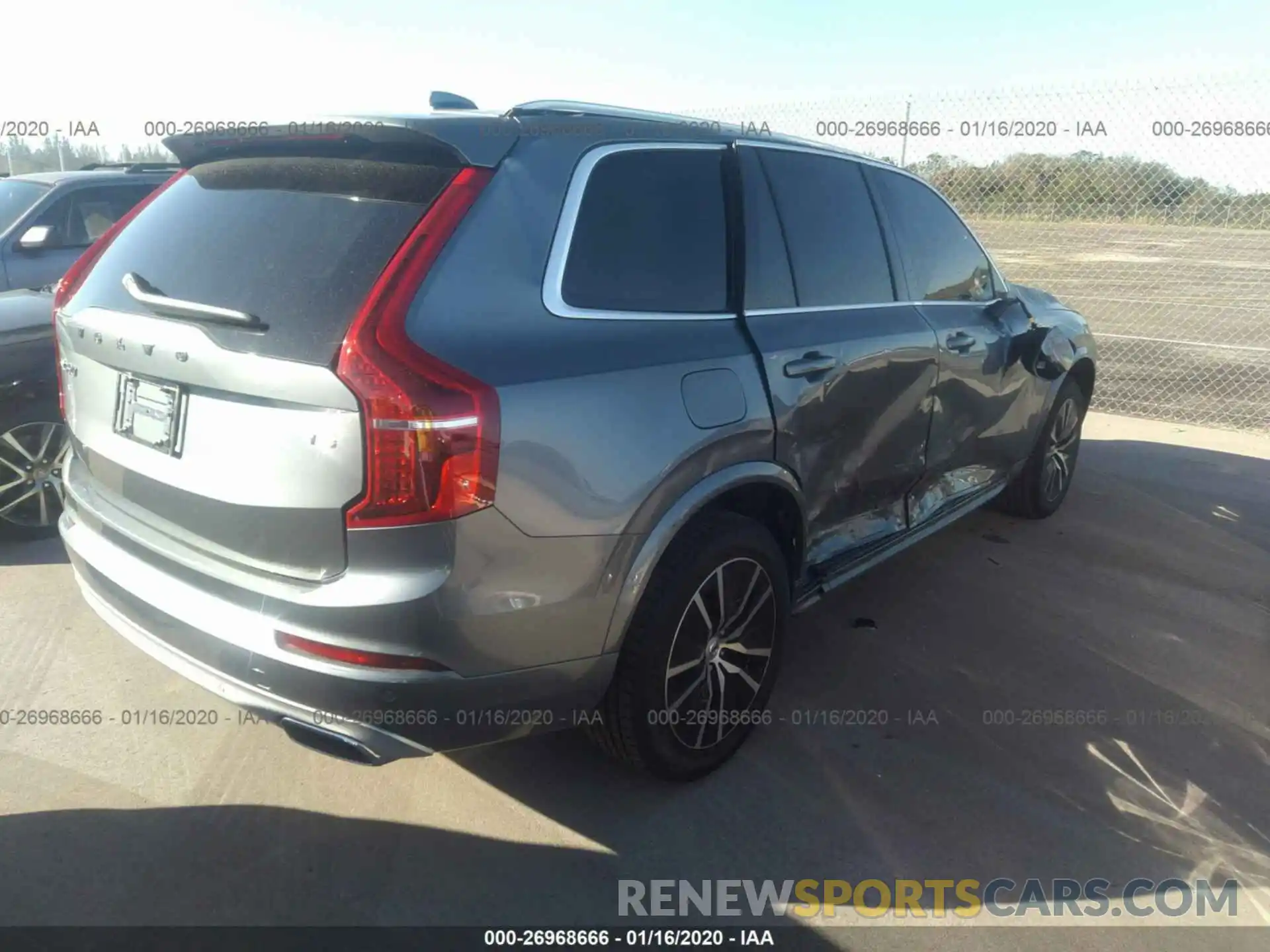 4 Photograph of a damaged car YV4102CK6L1580394 VOLVO XC90 2020