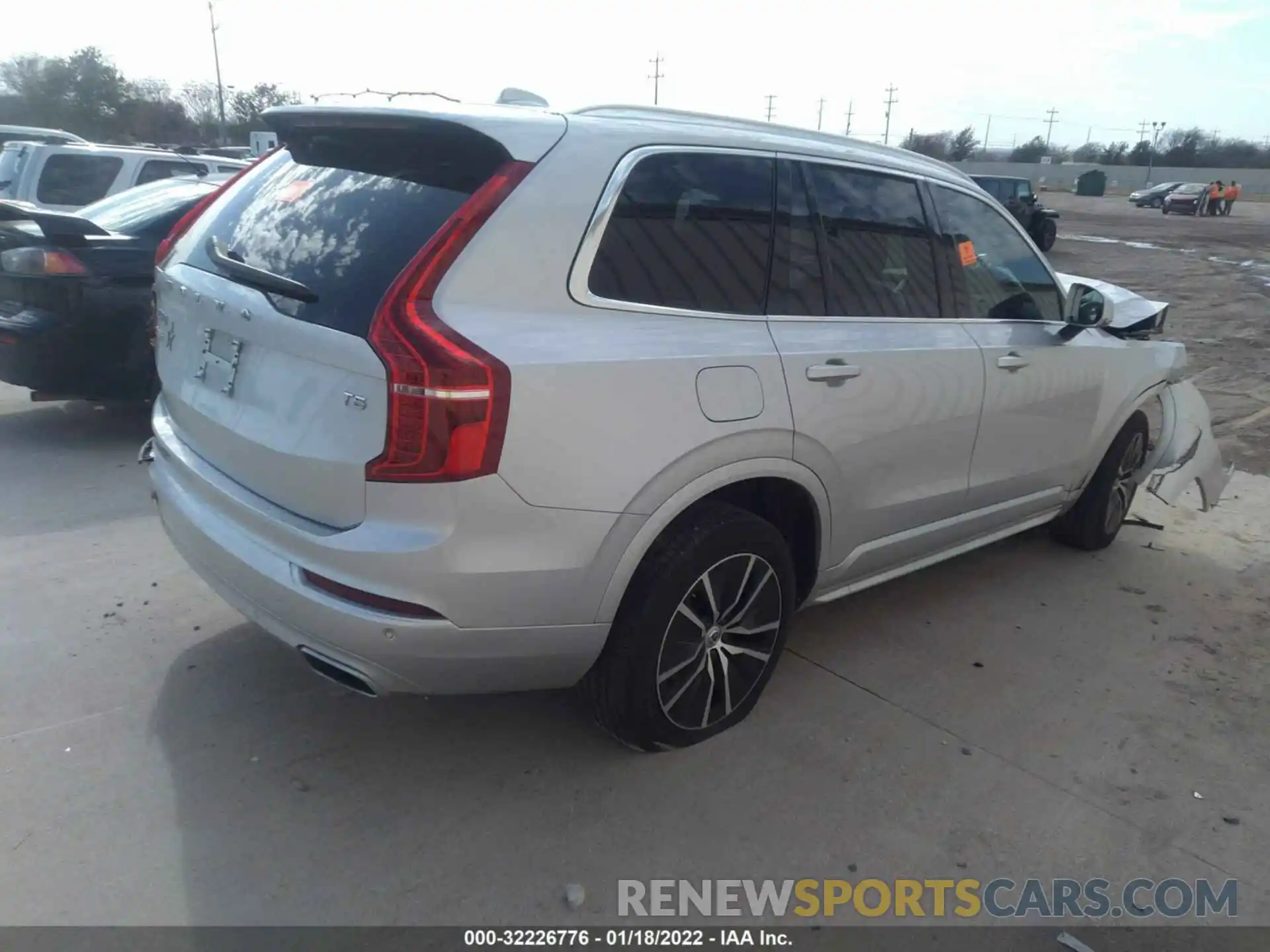 4 Photograph of a damaged car YV4102CK9L1609015 VOLVO XC90 2020