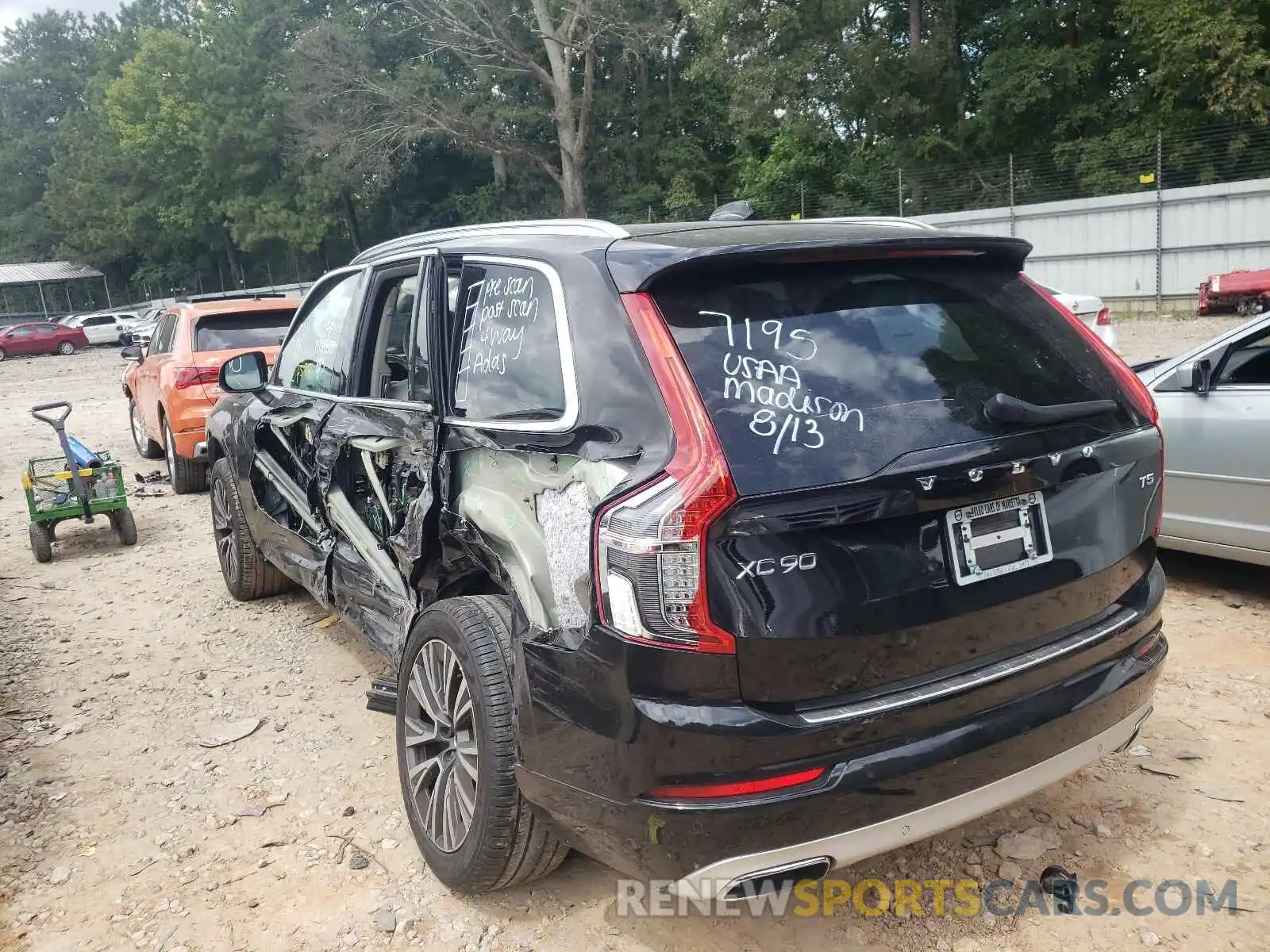 3 Photograph of a damaged car YV4102CKXL1563419 VOLVO XC90 2020