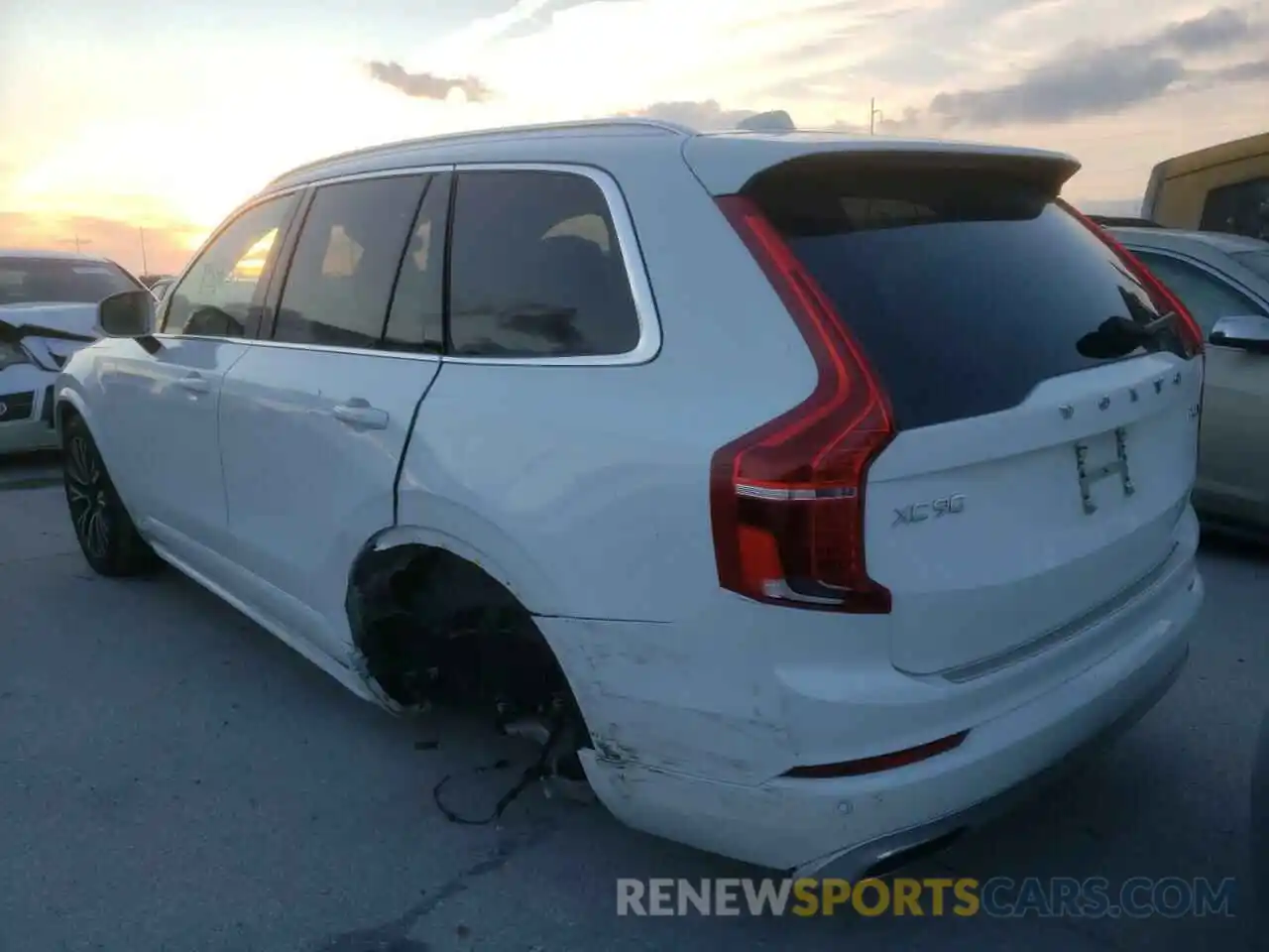 3 Photograph of a damaged car YV4102PK0L1589747 VOLVO XC90 2020