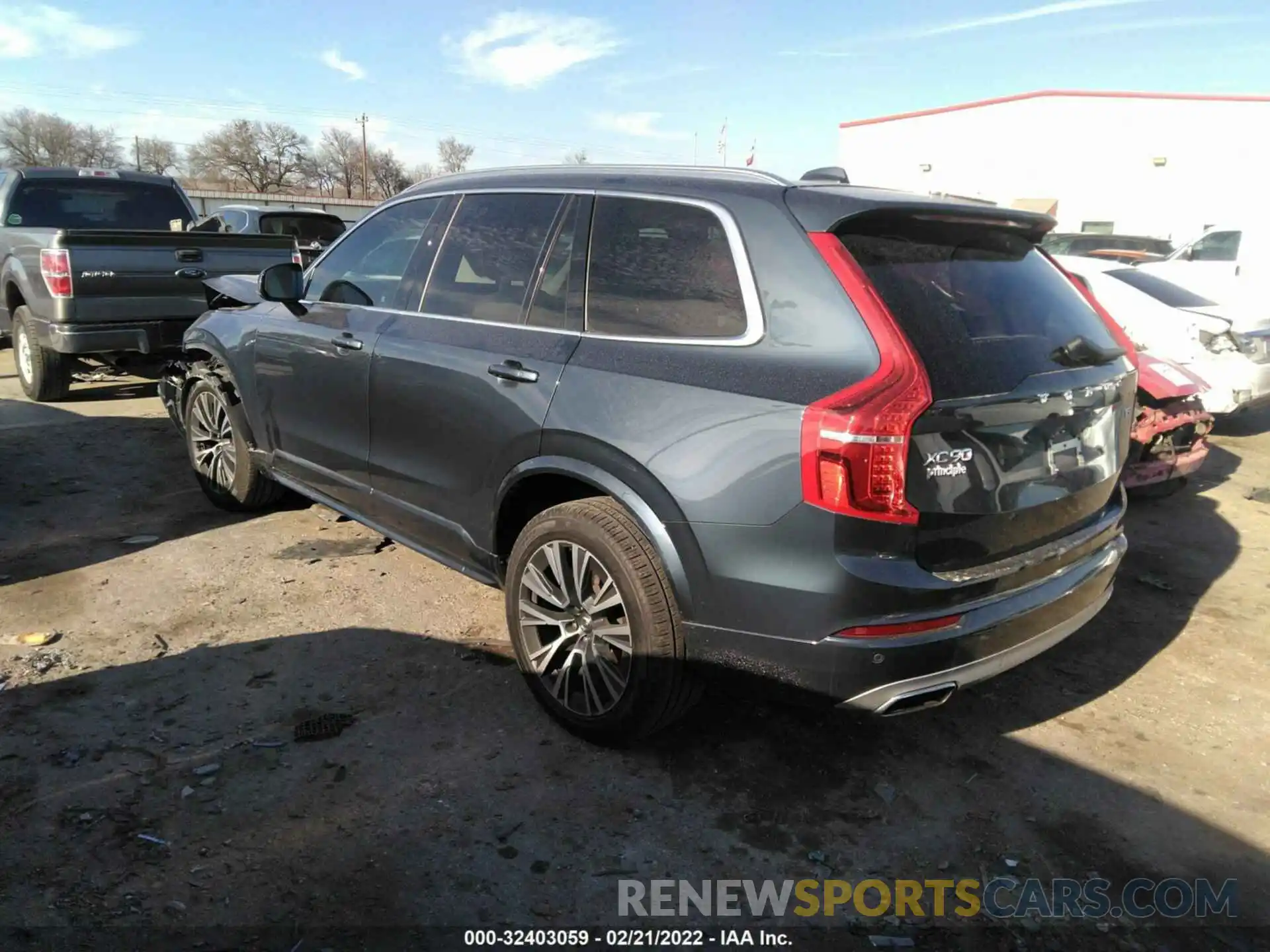 3 Photograph of a damaged car YV4102PK2L1547368 VOLVO XC90 2020