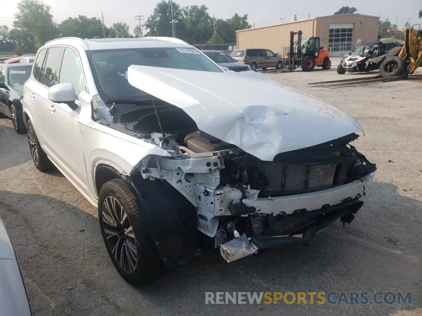 1 Photograph of a damaged car YV4102PK3L1532670 VOLVO XC90 2020