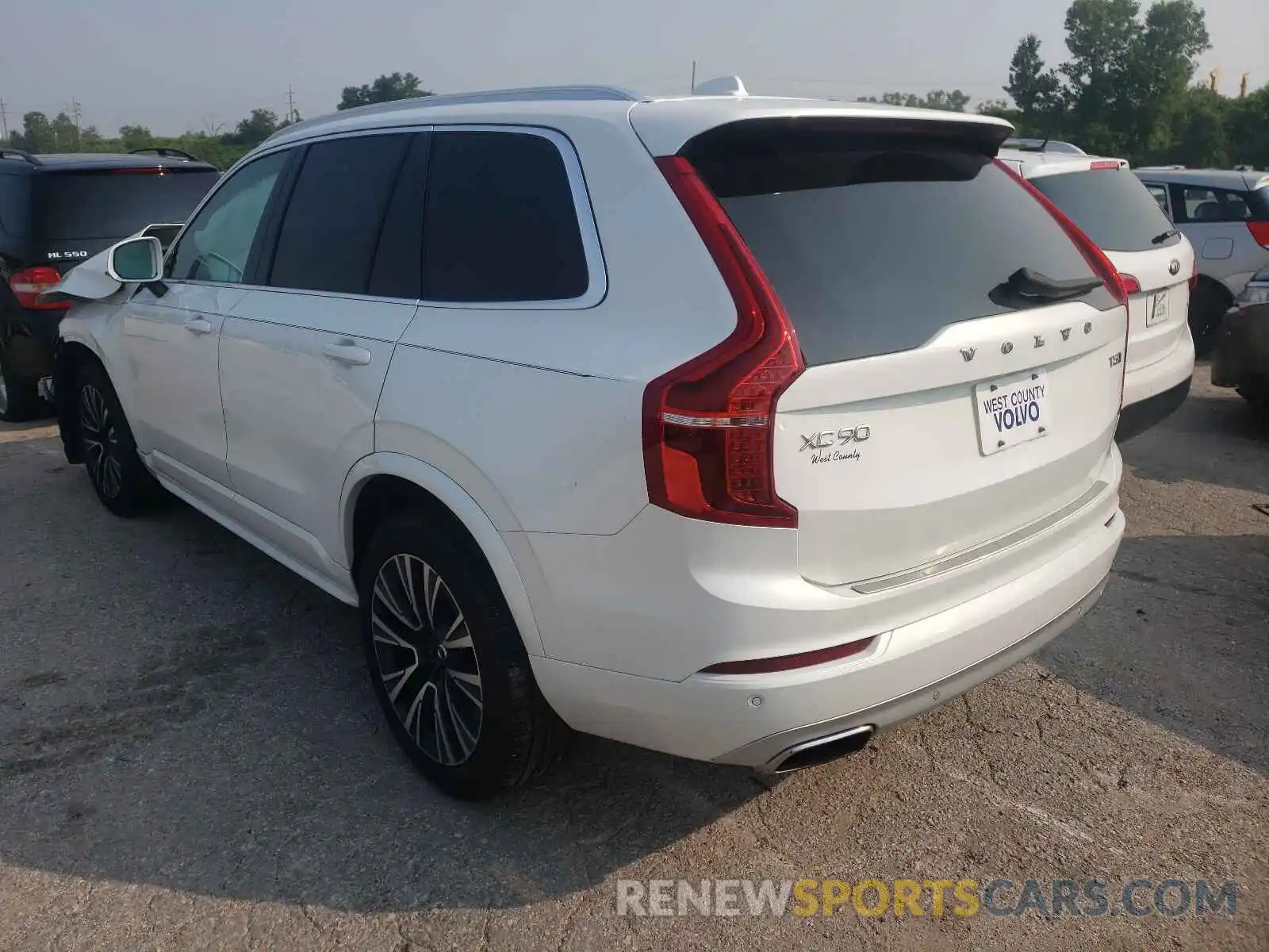 3 Photograph of a damaged car YV4102PK3L1532670 VOLVO XC90 2020