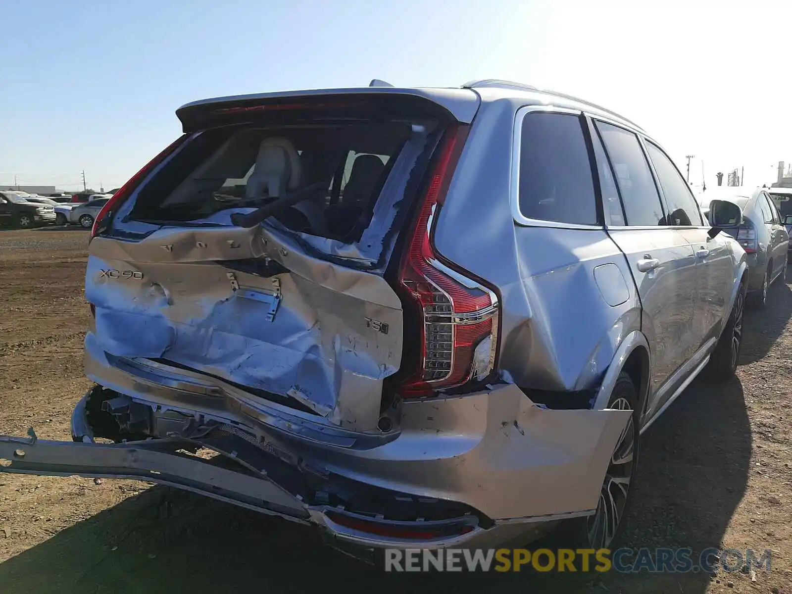 4 Photograph of a damaged car YV4102PK3L1540297 VOLVO XC90 2020