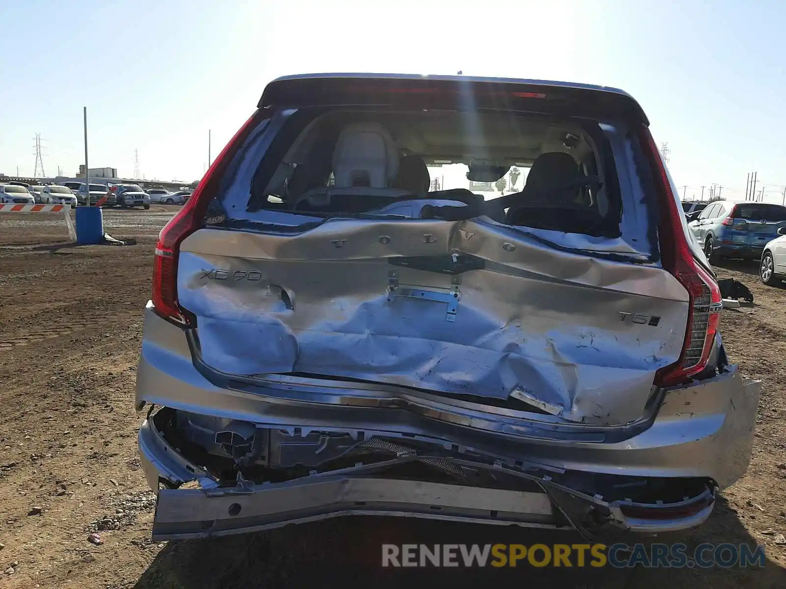 9 Photograph of a damaged car YV4102PK3L1540297 VOLVO XC90 2020