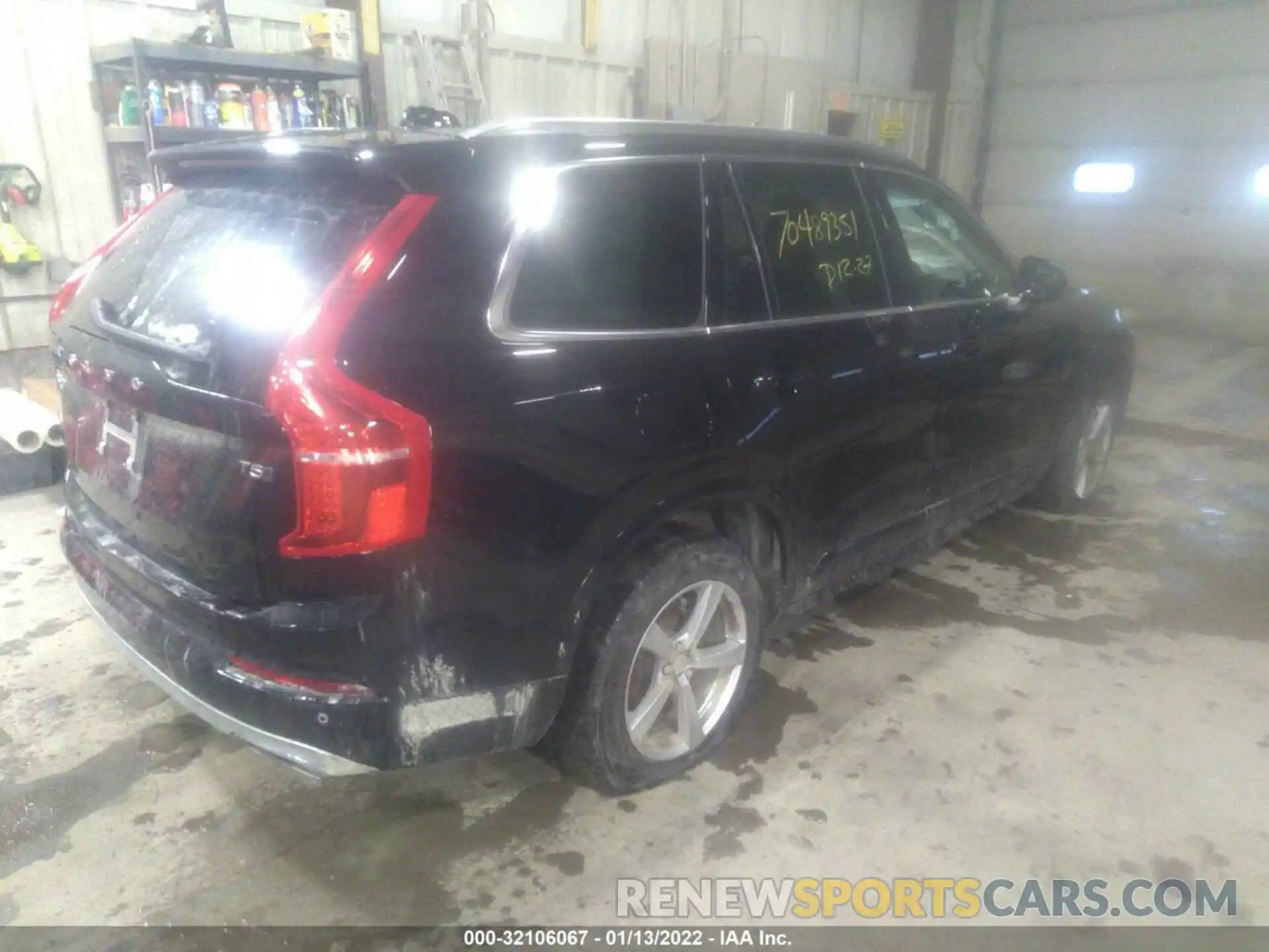 4 Фотография поврежденного автомобиля YV4102PK3L1555981 VOLVO XC90 2020