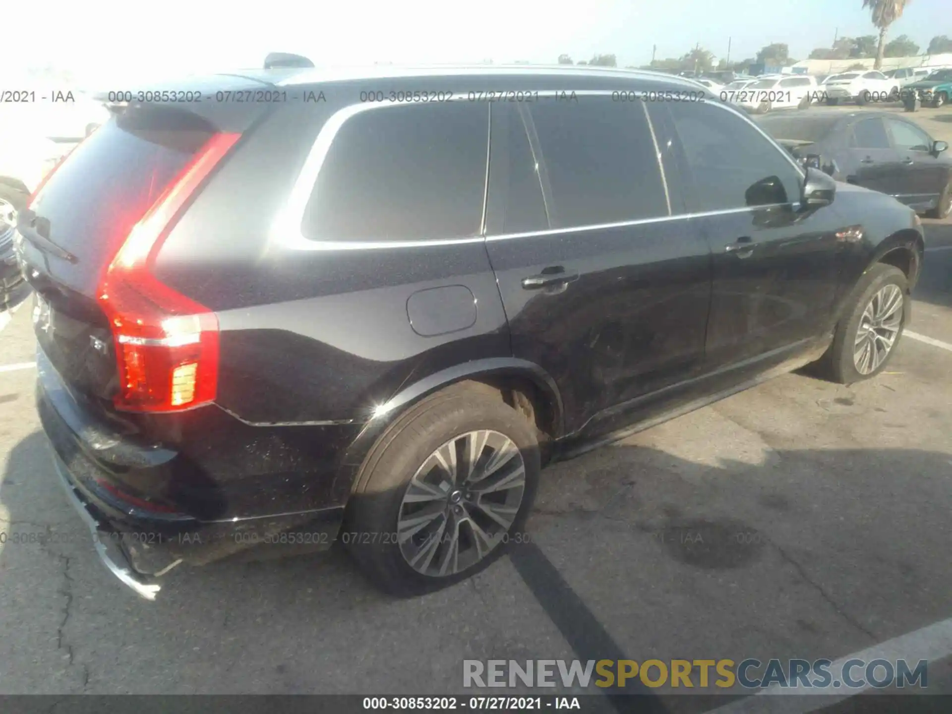 4 Photograph of a damaged car YV4102PK4L1604315 VOLVO XC90 2020