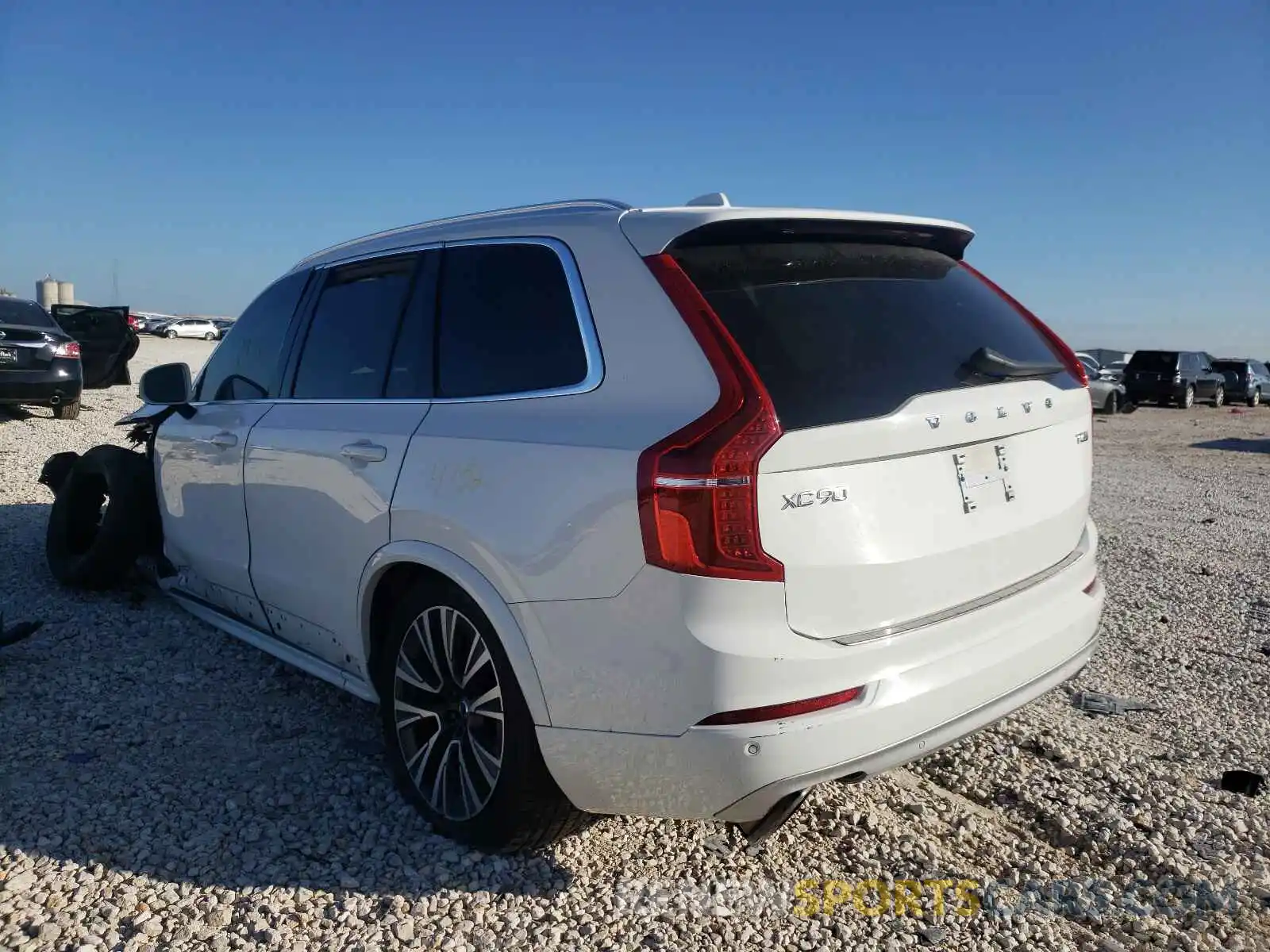 3 Фотография поврежденного автомобиля YV4102PK6L1543565 VOLVO XC90 2020