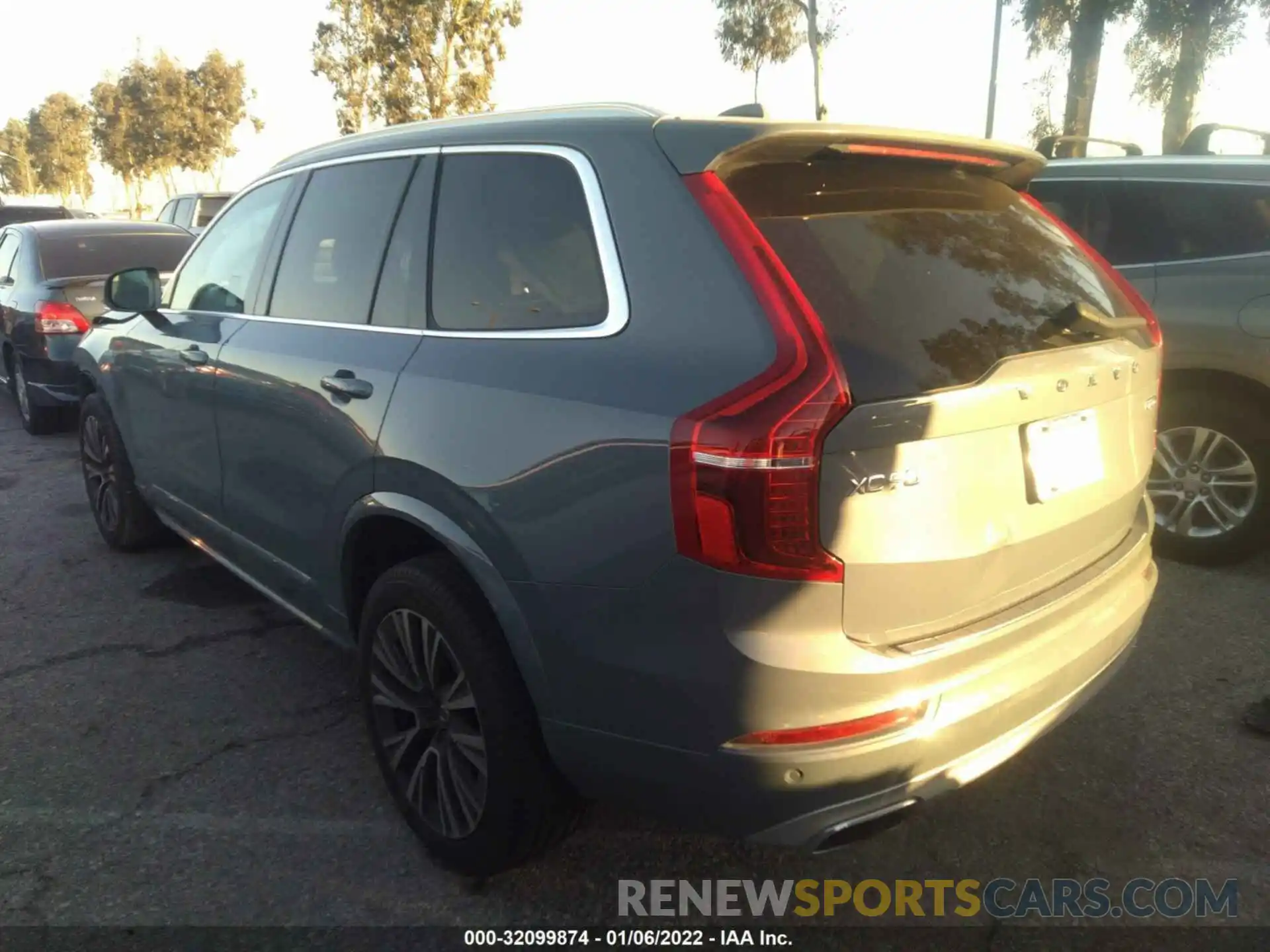 2 Photograph of a damaged car YV4102PK8L1547889 VOLVO XC90 2020