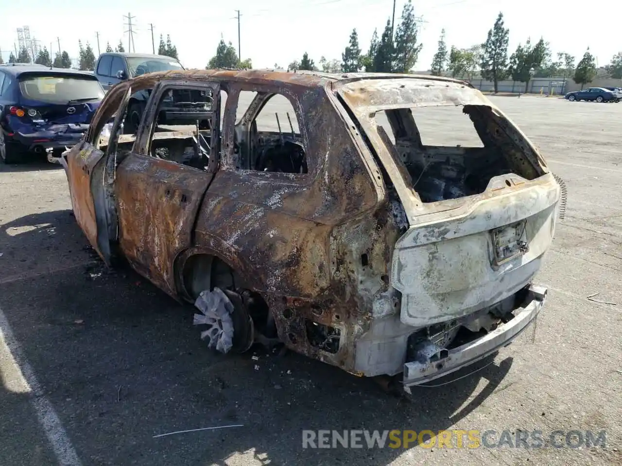 3 Photograph of a damaged car YV4102PK9L1599936 VOLVO XC90 2020