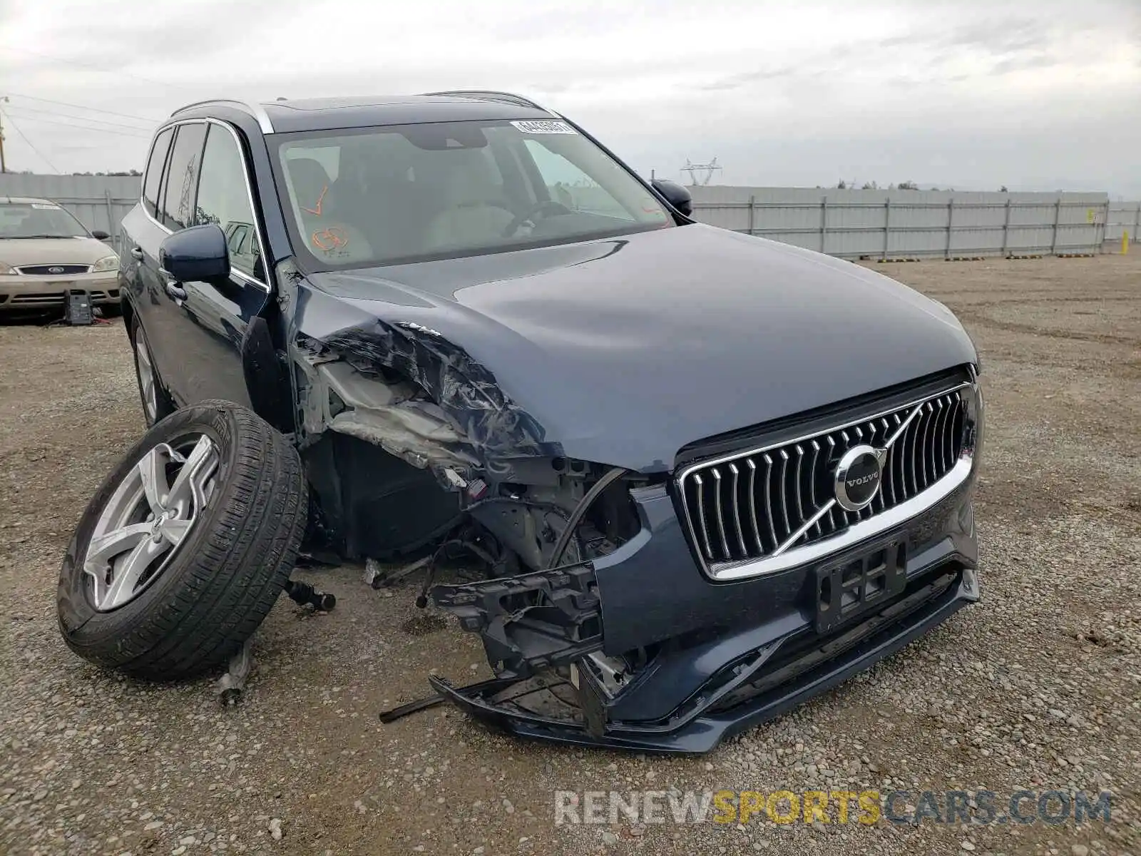 1 Photograph of a damaged car YV4102PKXL1540457 VOLVO XC90 2020