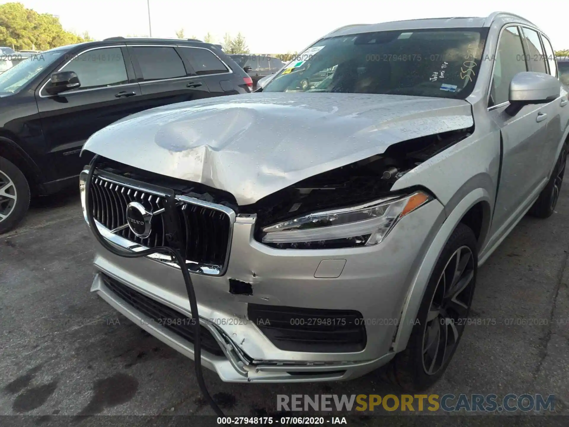 6 Photograph of a damaged car YV4A221K0L1550935 VOLVO XC90 2020