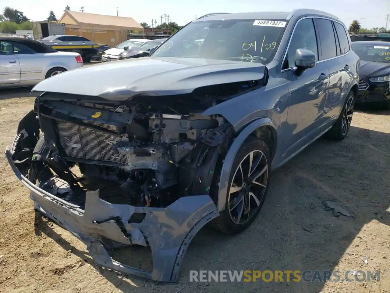 2 Photograph of a damaged car YV4A221K0L1593509 VOLVO XC90 2020