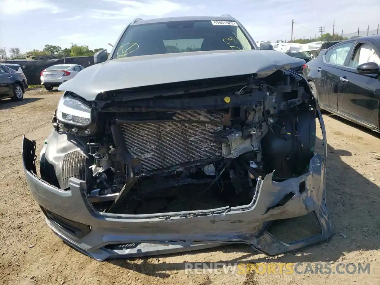 9 Photograph of a damaged car YV4A221K0L1593509 VOLVO XC90 2020