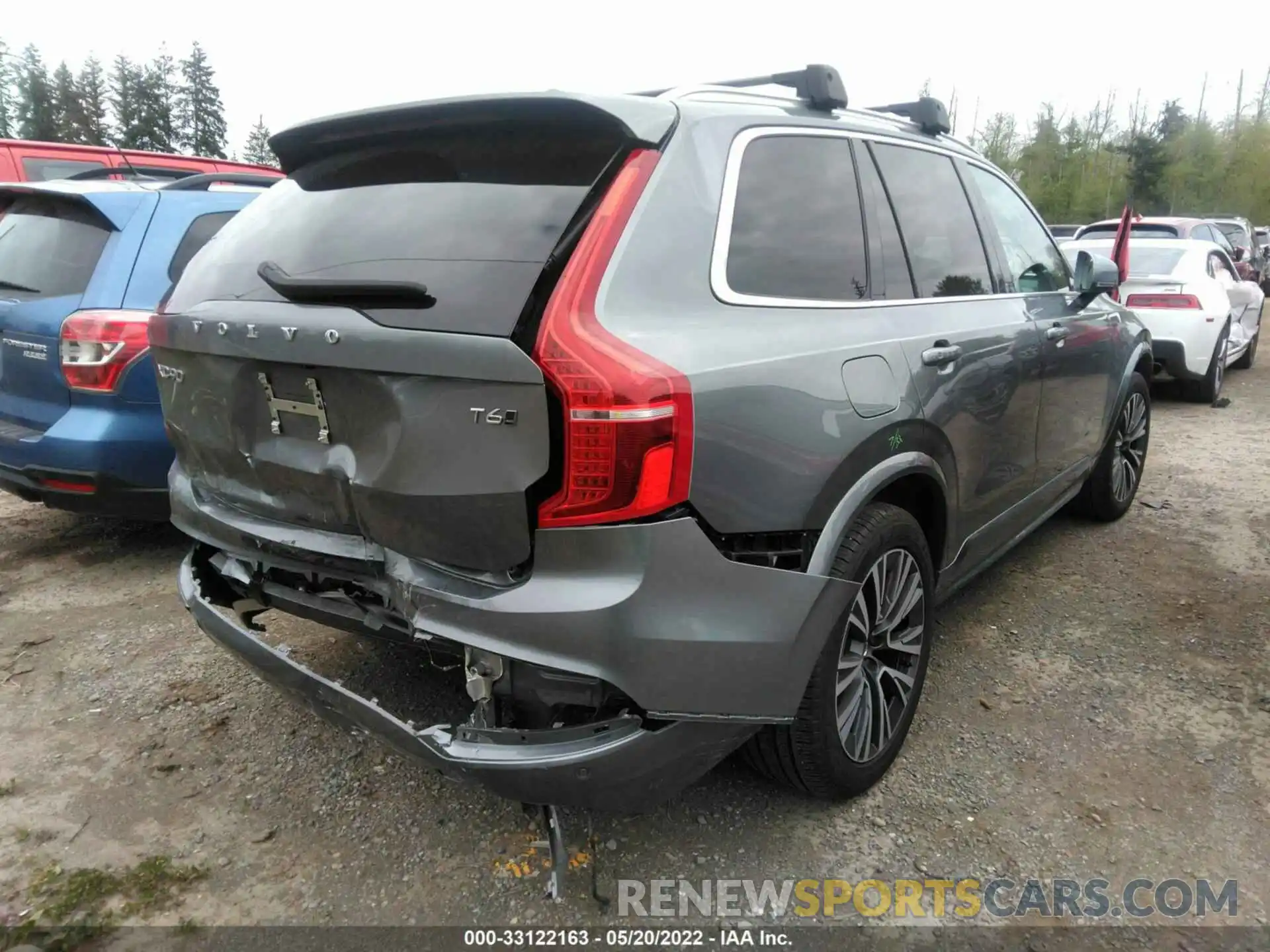 4 Photograph of a damaged car YV4A221K2L1604722 VOLVO XC90 2020