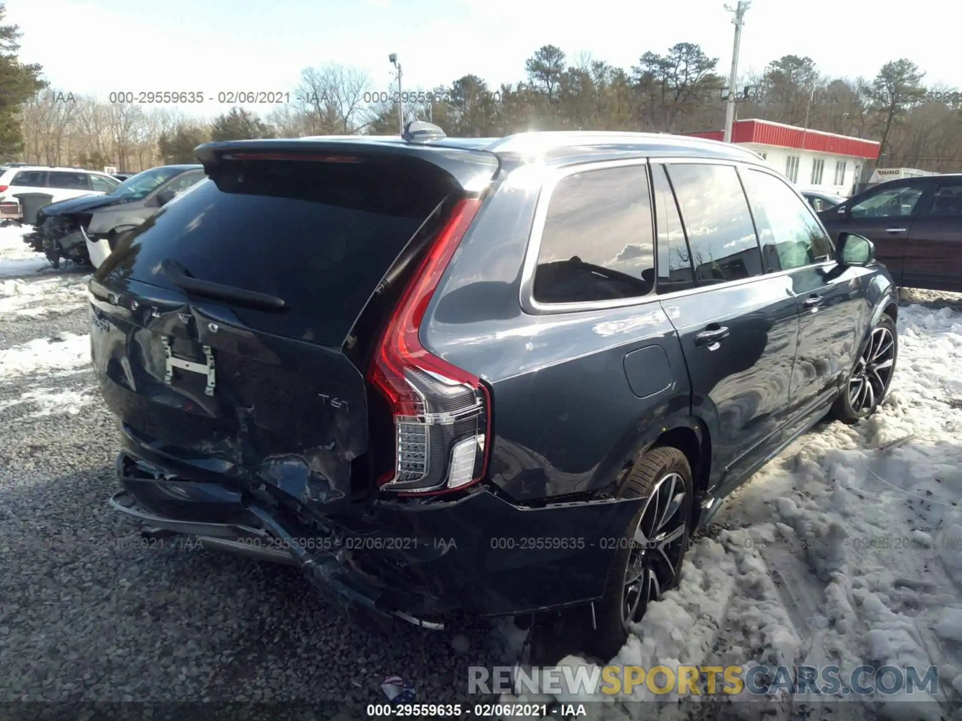 4 Photograph of a damaged car YV4A221K4L1555426 VOLVO XC90 2020